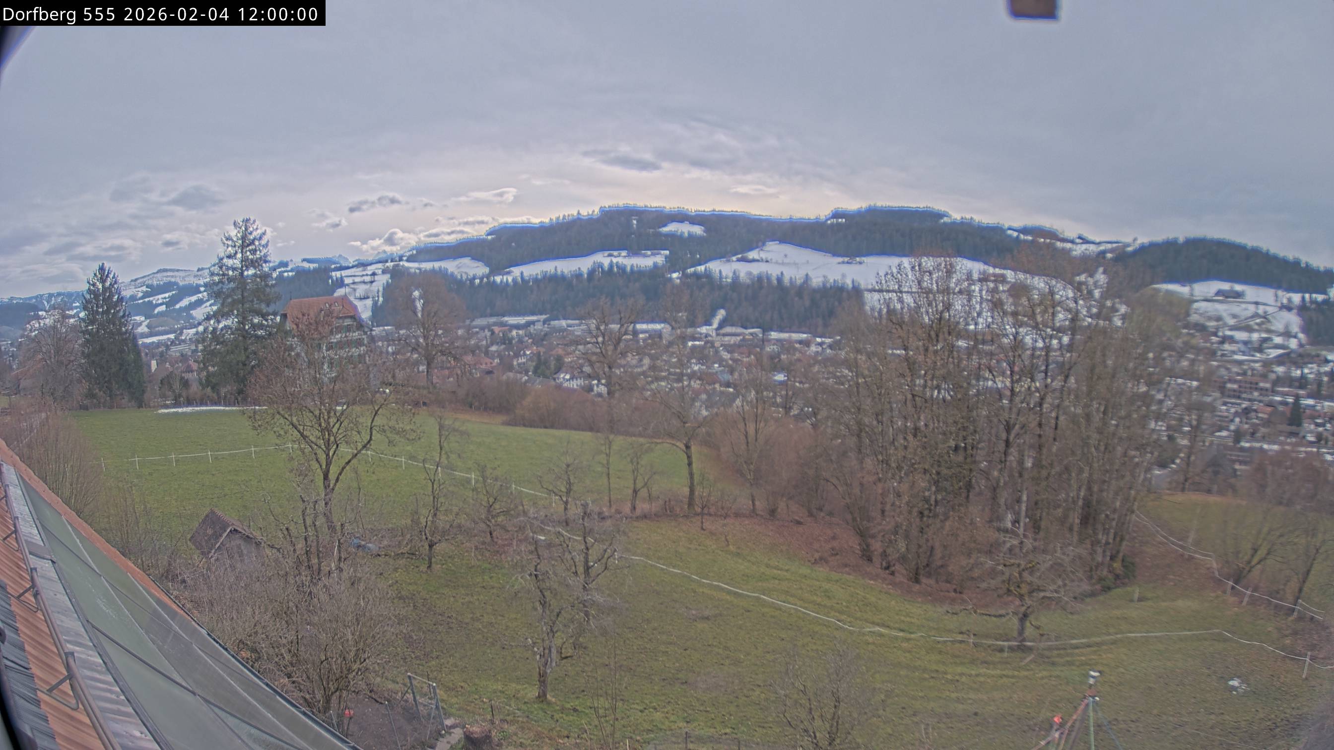 Webcam-Bild: Aussicht vom Dorfberg in Langnau 20260204-120000