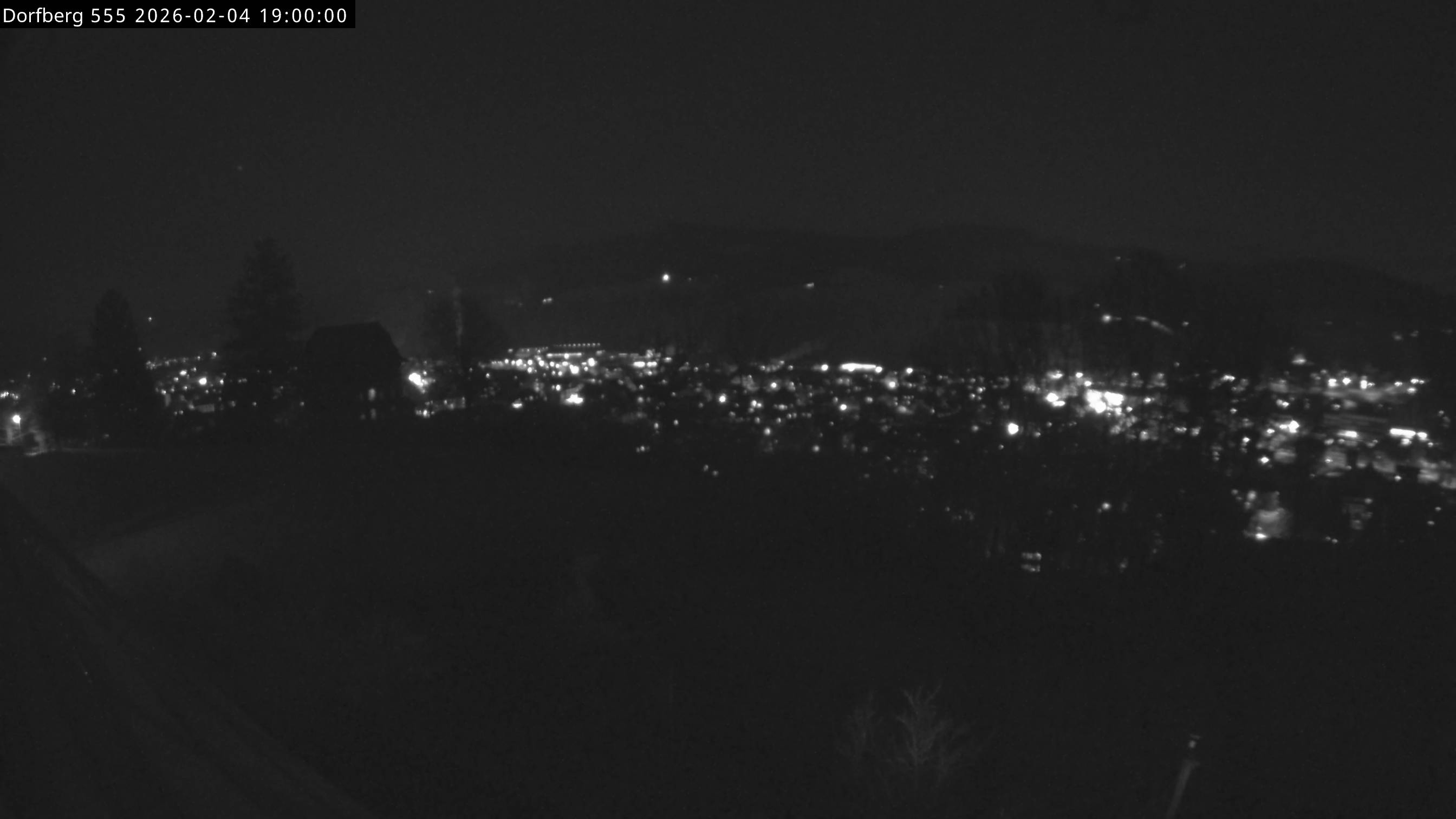 Webcam-Bild: Aussicht vom Dorfberg in Langnau 20260204-190000