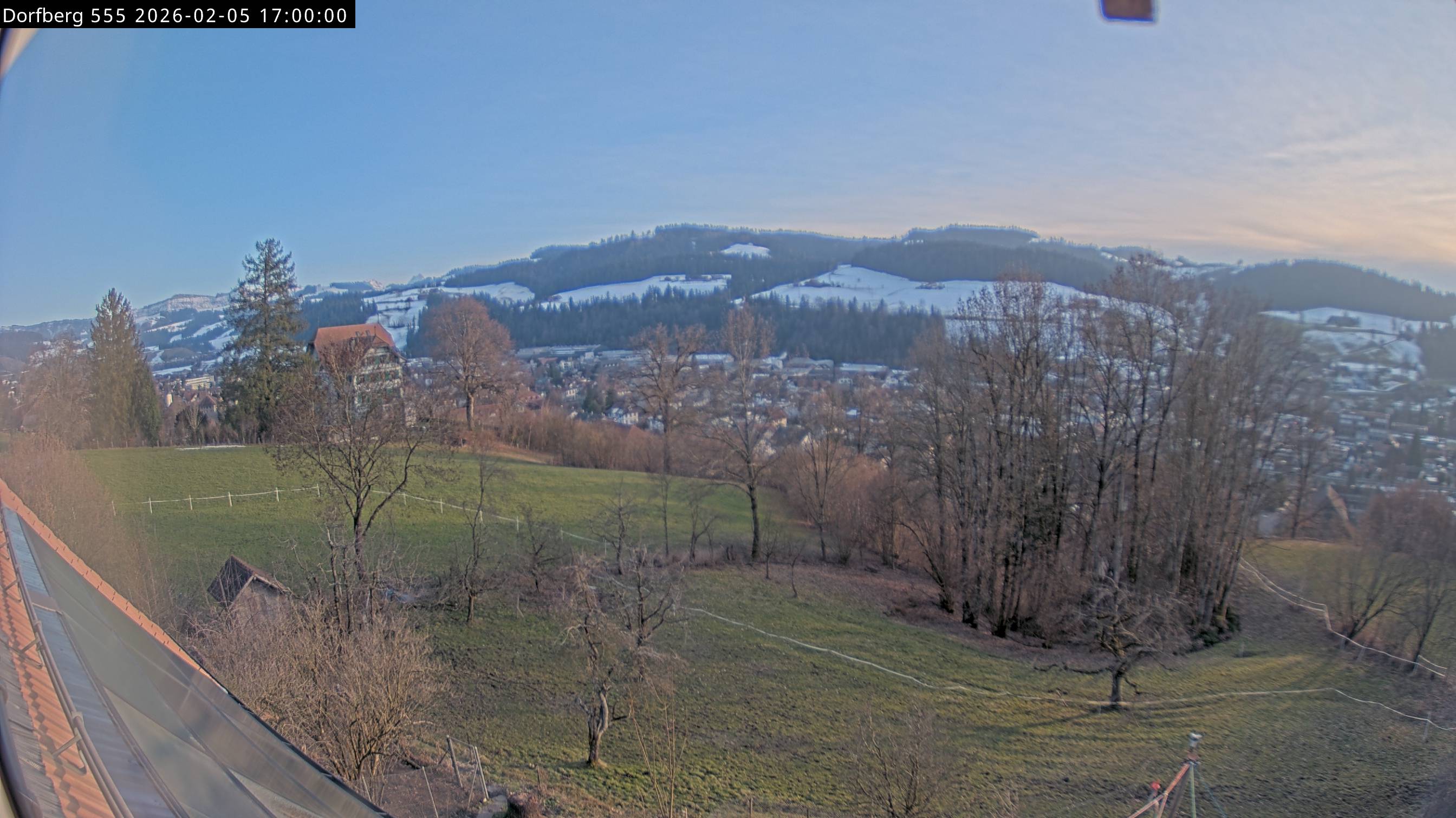 Webcam-Bild: Aussicht vom Dorfberg in Langnau 20260205-170000