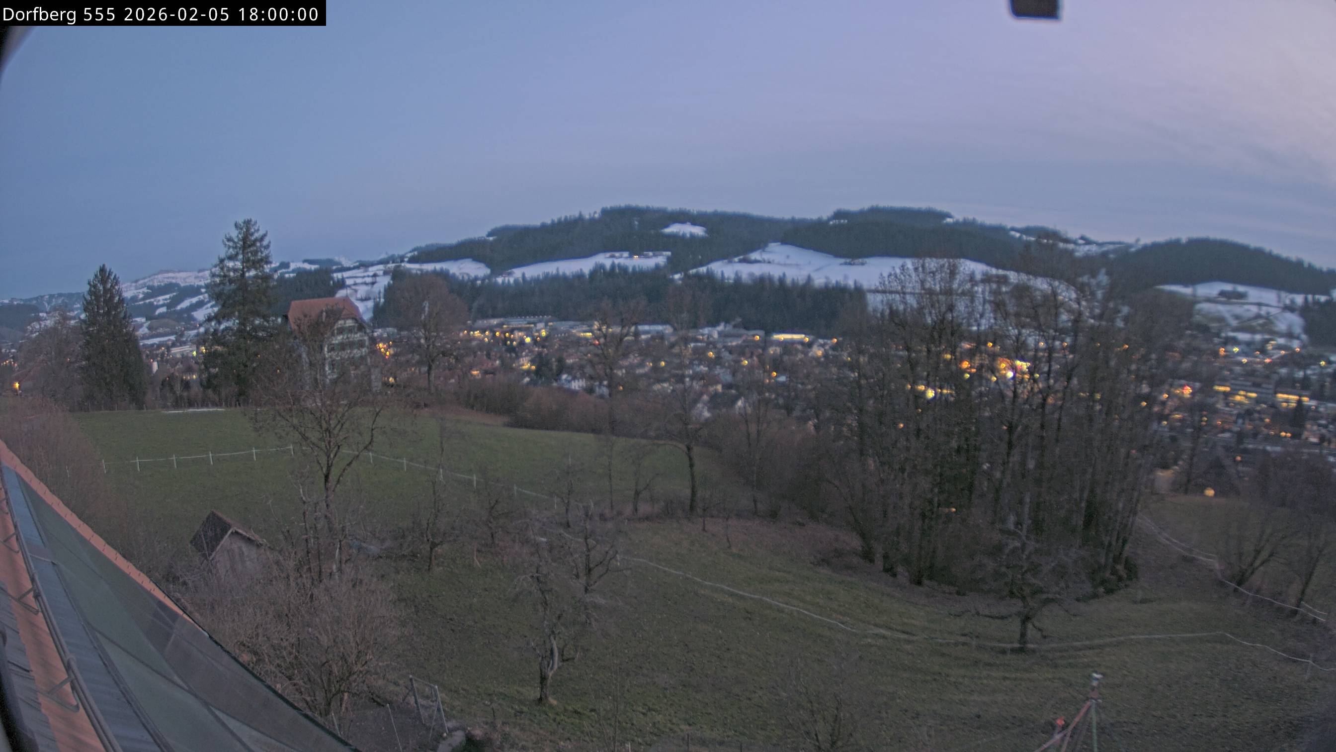 Webcam-Bild: Aussicht vom Dorfberg in Langnau 20260205-180000