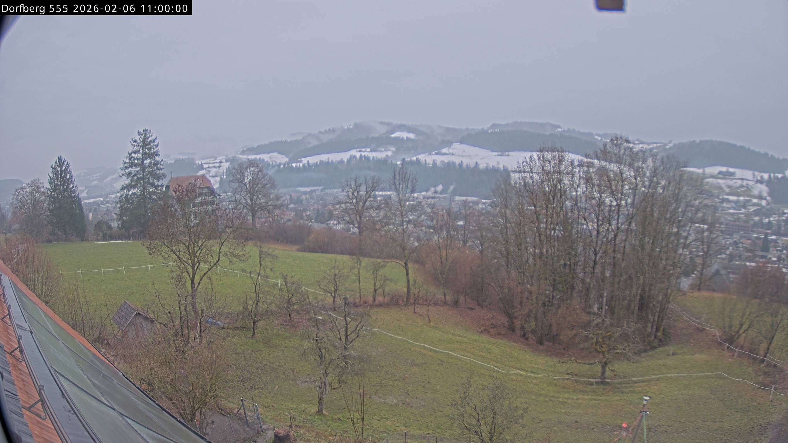Webcam-Bild: Aussicht vom Dorfberg in Langnau 20260206-110000