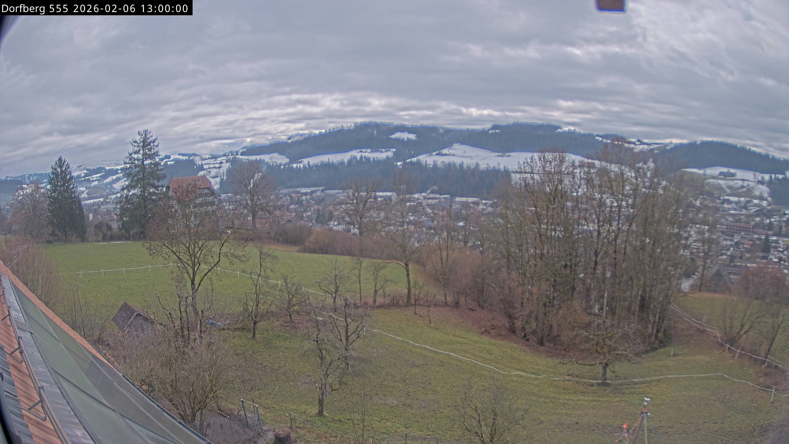 Webcam-Bild: Aussicht vom Dorfberg in Langnau 20260206-130000