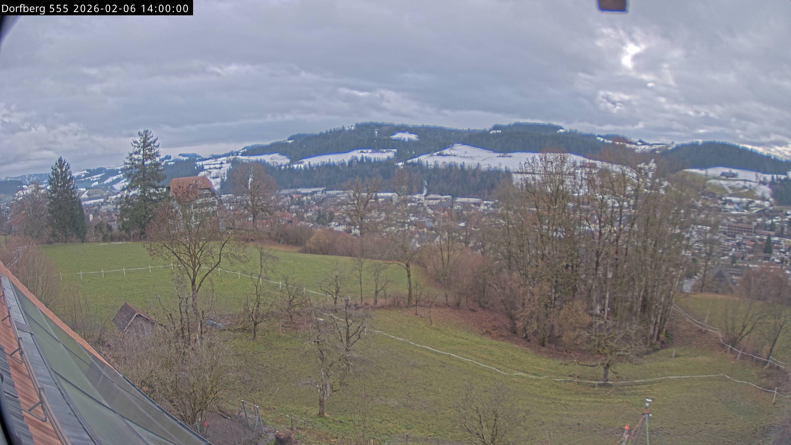Webcam-Bild: Aussicht vom Dorfberg in Langnau 20260206-140000