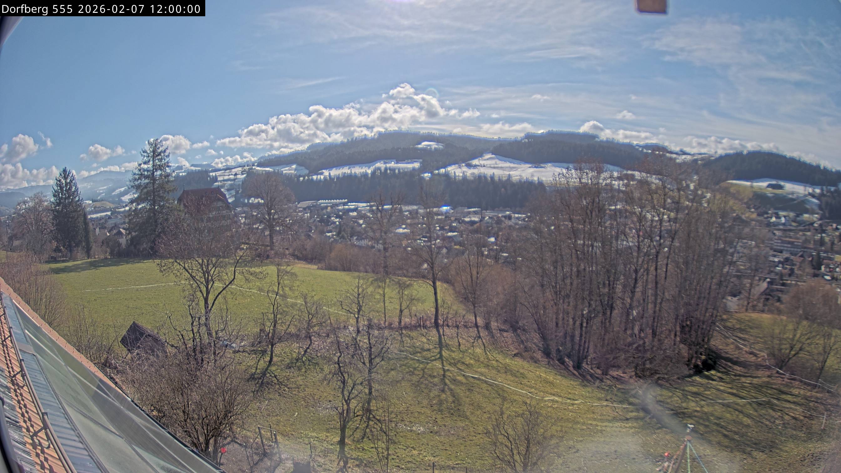 Webcam-Bild: Aussicht vom Dorfberg in Langnau 20260207-120000