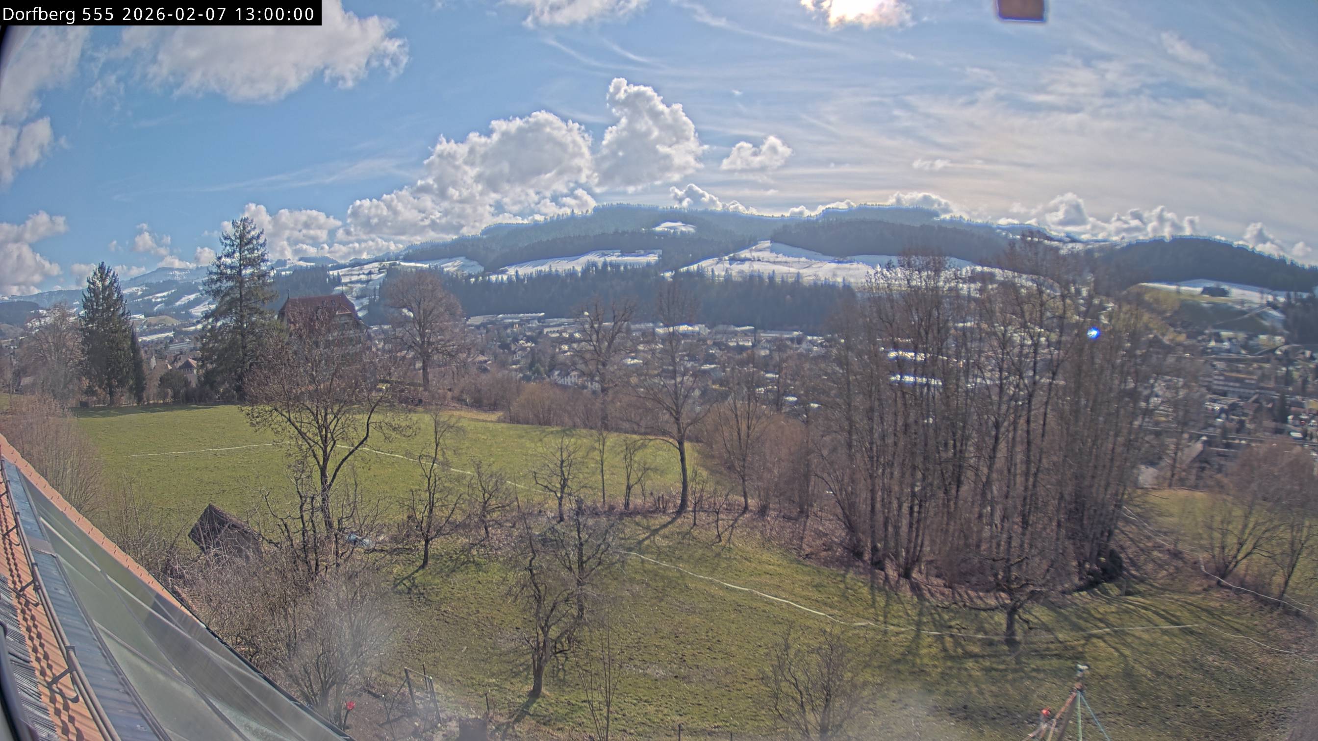 Webcam-Bild: Aussicht vom Dorfberg in Langnau 20260207-130000
