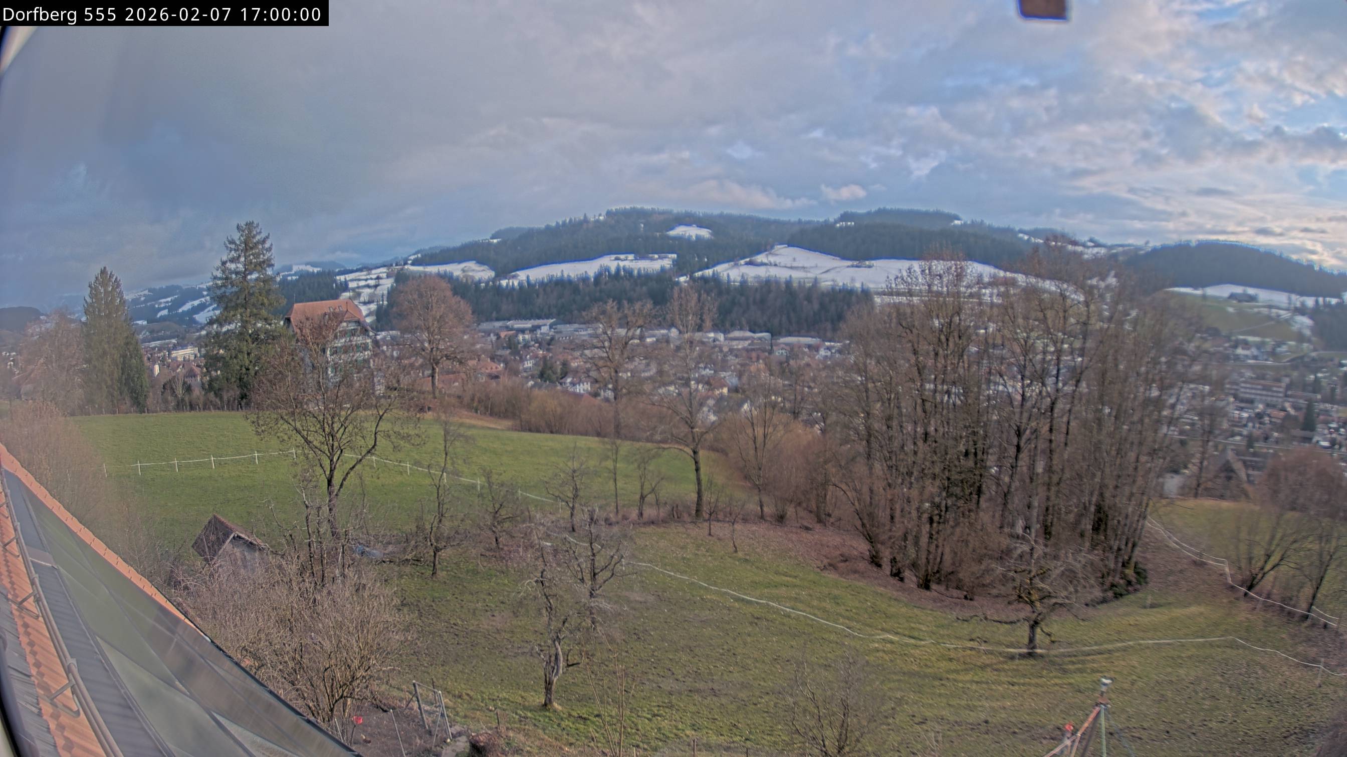 Webcam-Bild: Aussicht vom Dorfberg in Langnau 20260207-170000