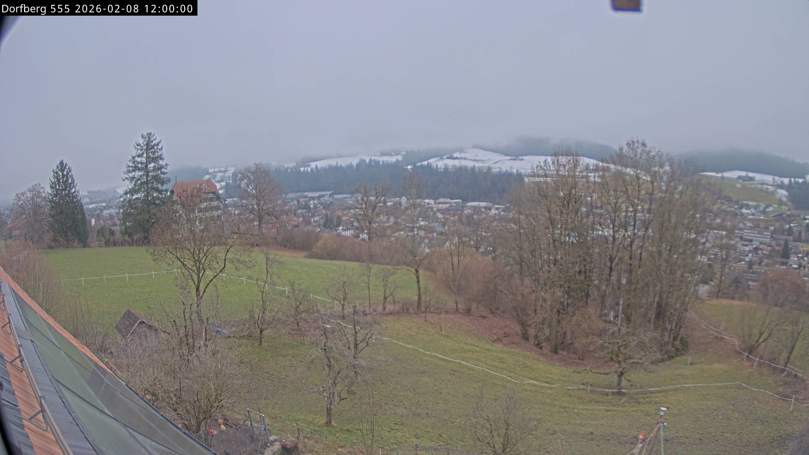 Webcam-Bild: Aussicht vom Dorfberg in Langnau 20260208-120000