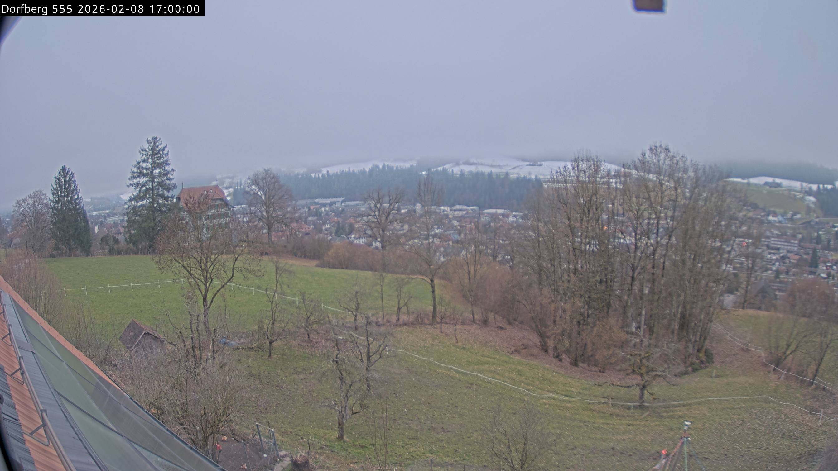 Webcam-Bild: Aussicht vom Dorfberg in Langnau 20260208-170000
