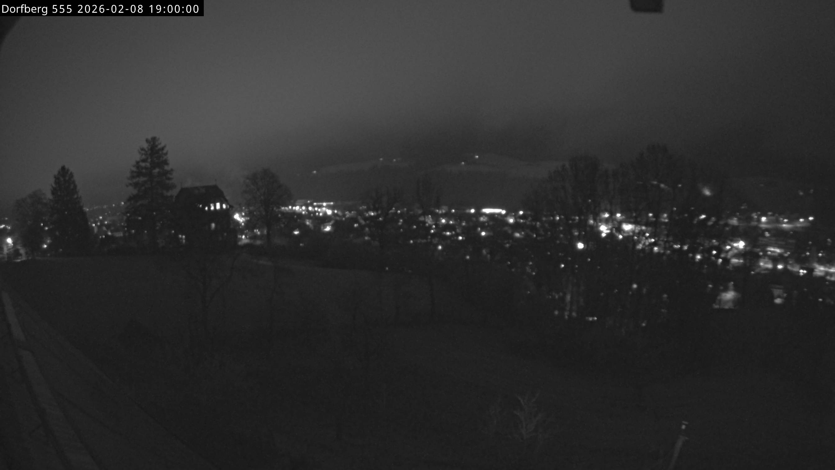 Webcam-Bild: Aussicht vom Dorfberg in Langnau 20260208-190000