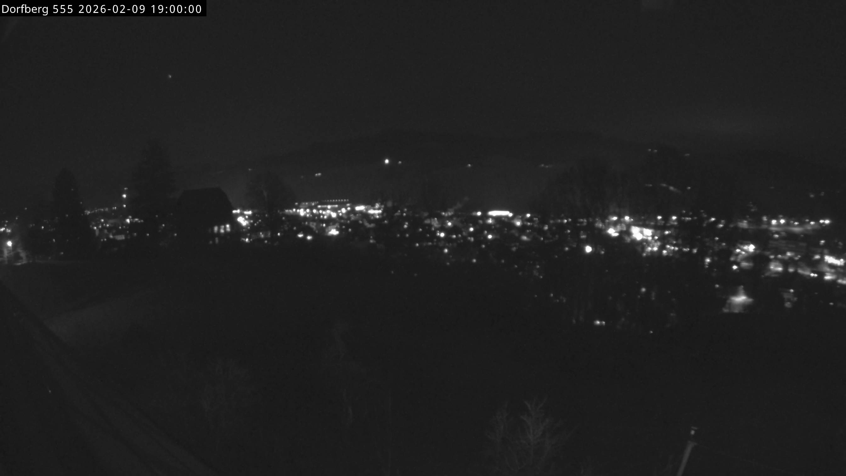 Webcam-Bild: Aussicht vom Dorfberg in Langnau 20260209-190000