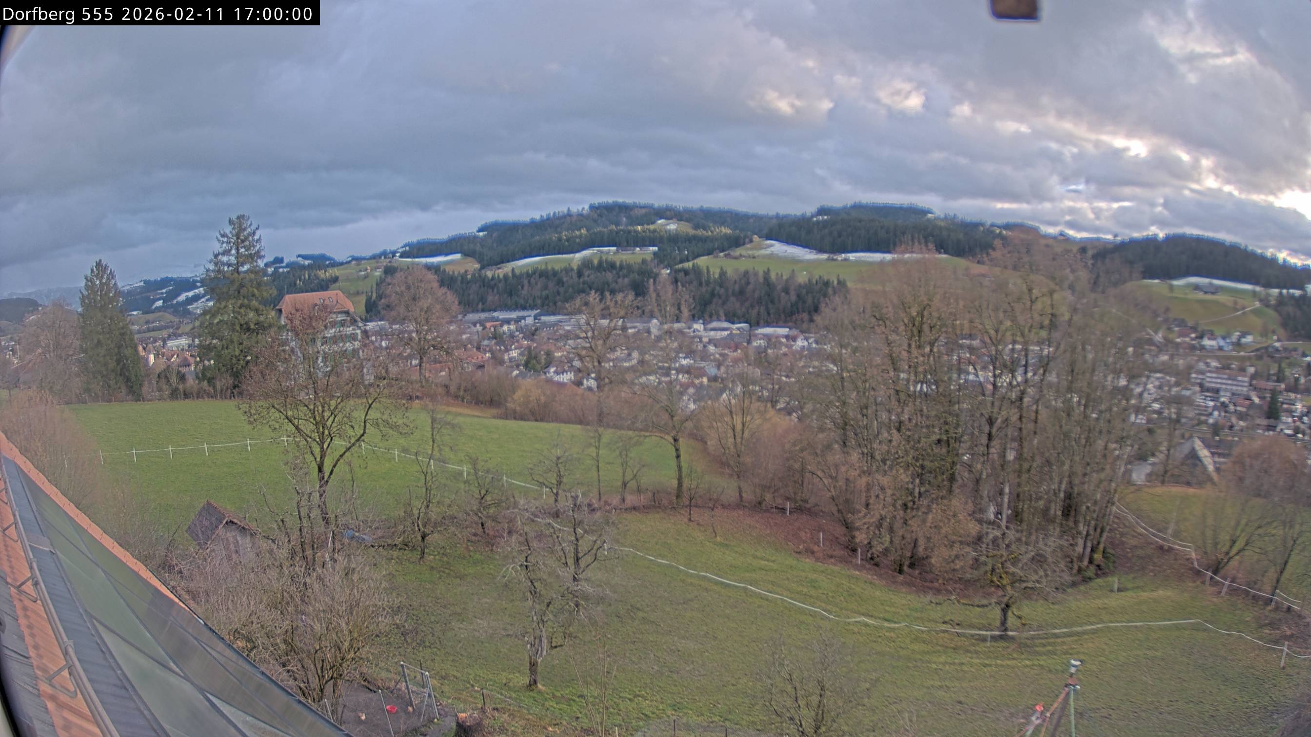 Webcam-Bild: Aussicht vom Dorfberg in Langnau 20260211-170000