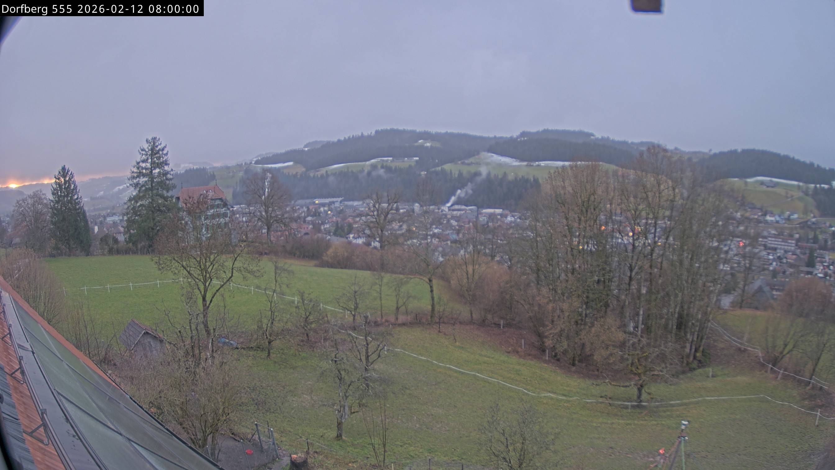 Webcam-Bild: Aussicht vom Dorfberg in Langnau 20260212-080000