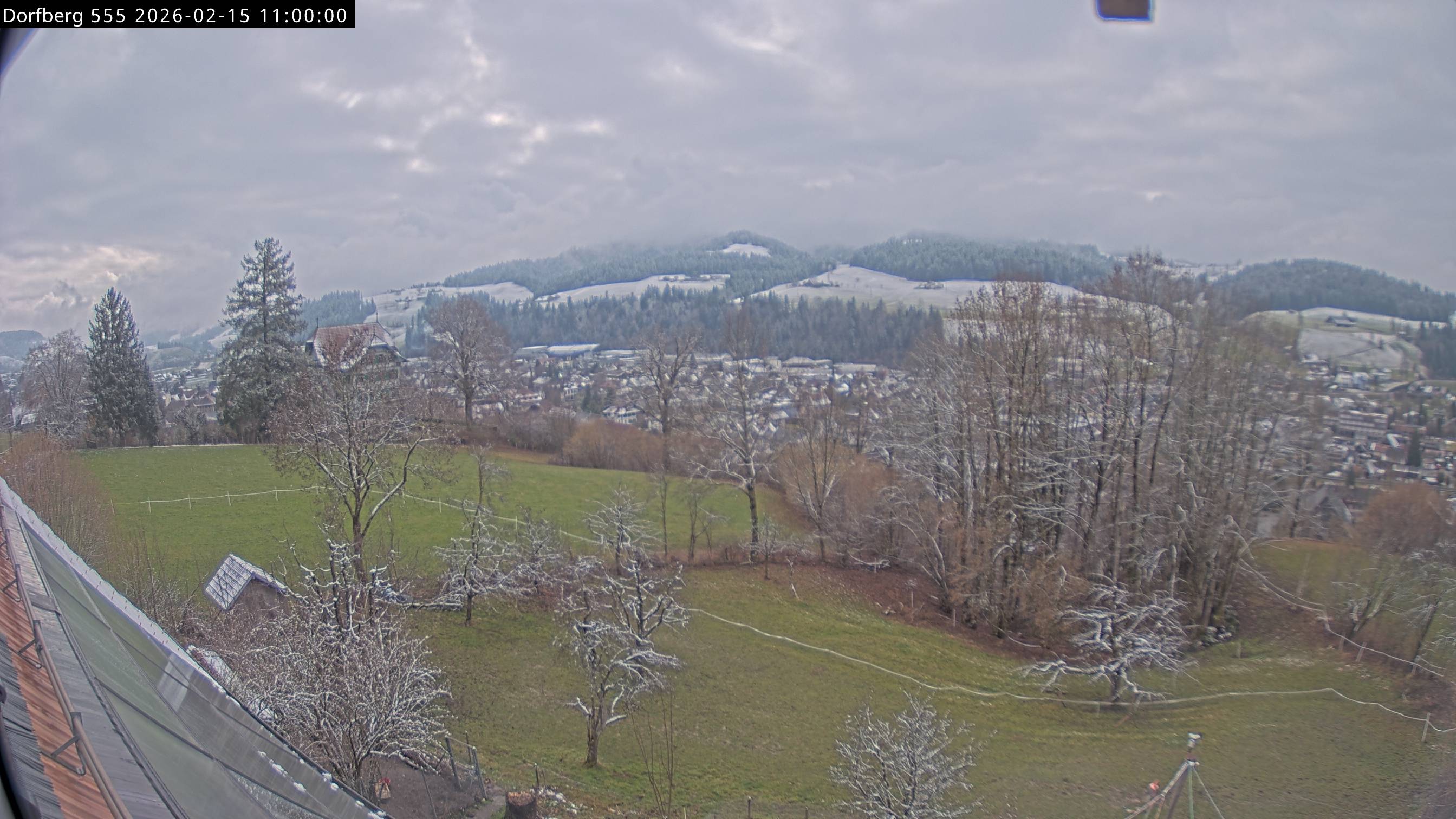 Webcam-Bild: Aussicht vom Dorfberg in Langnau 20260215-110000