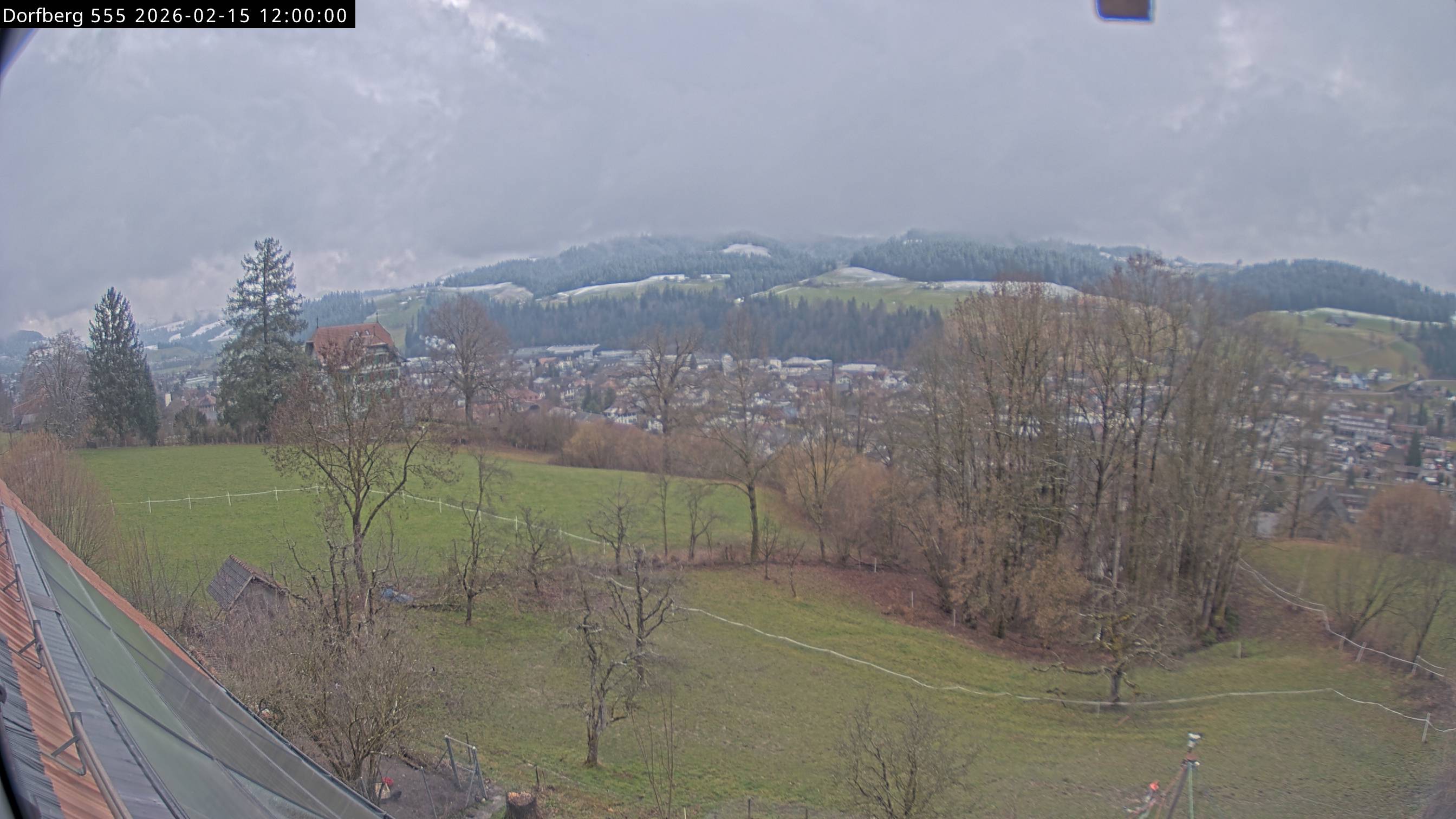 Webcam-Bild: Aussicht vom Dorfberg in Langnau 20260215-120000