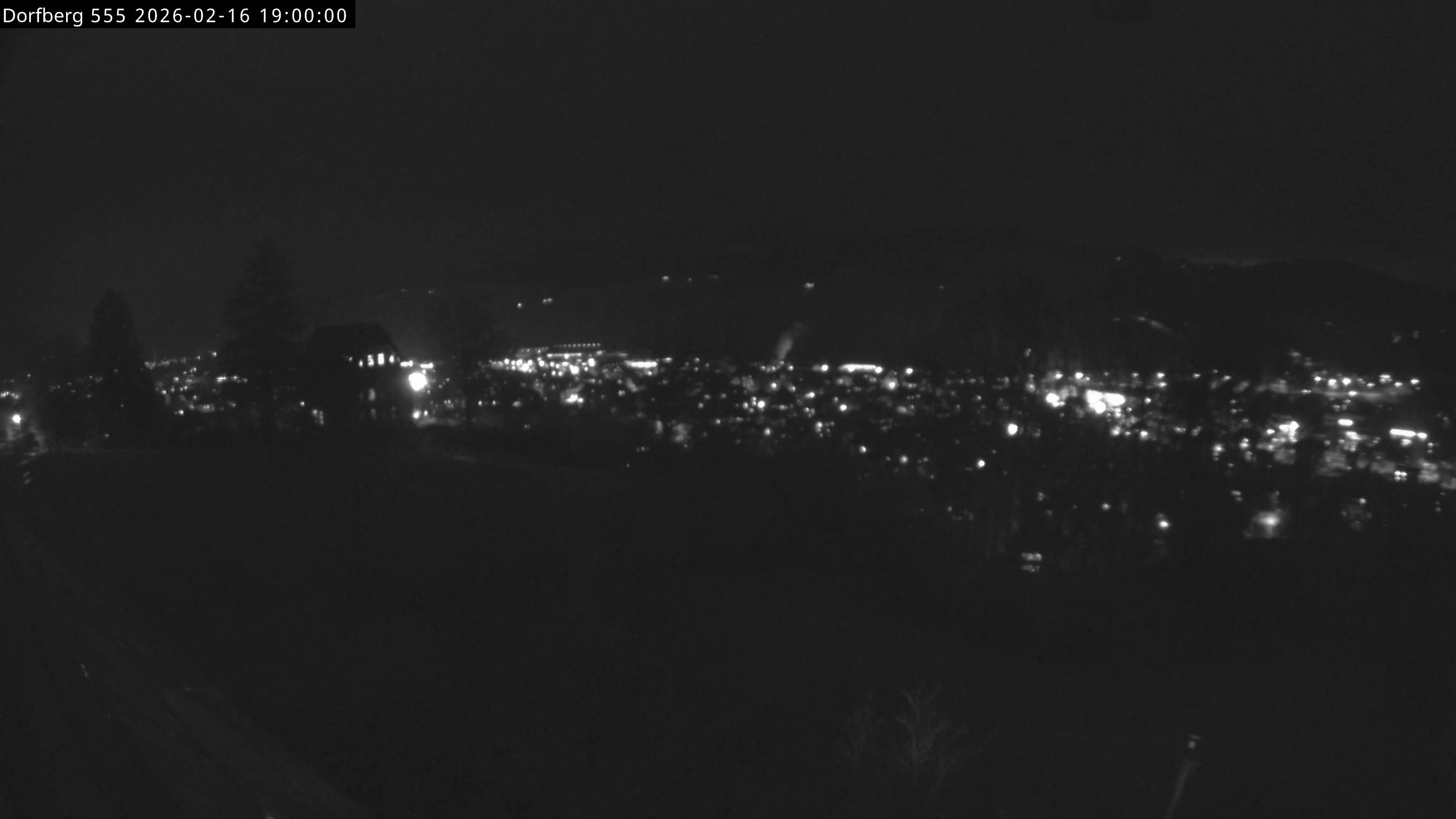 Webcam-Bild: Aussicht vom Dorfberg in Langnau 20260216-190000