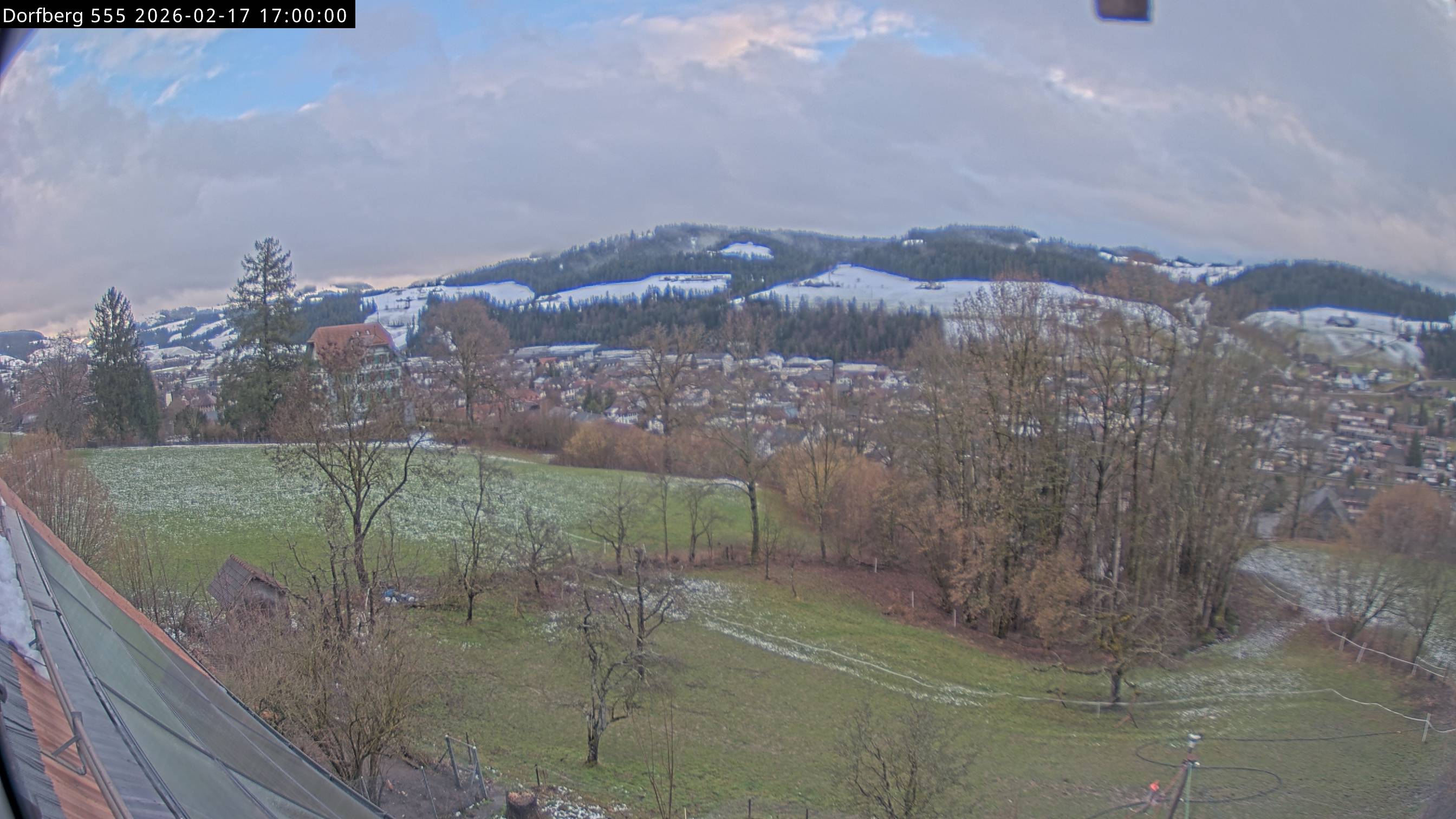 Webcam-Bild: Aussicht vom Dorfberg in Langnau 20260217-170000