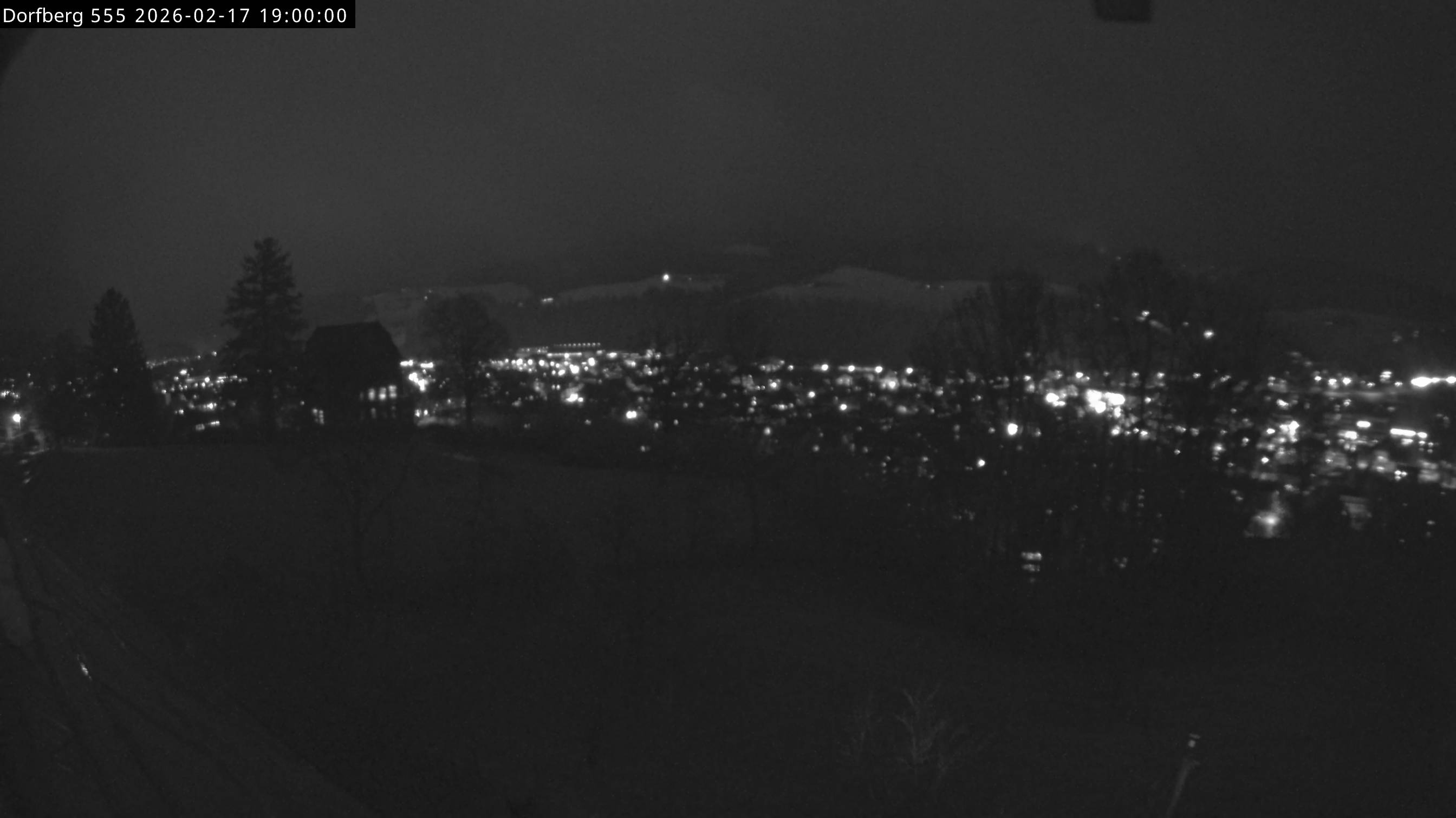 Webcam-Bild: Aussicht vom Dorfberg in Langnau 20260217-190000