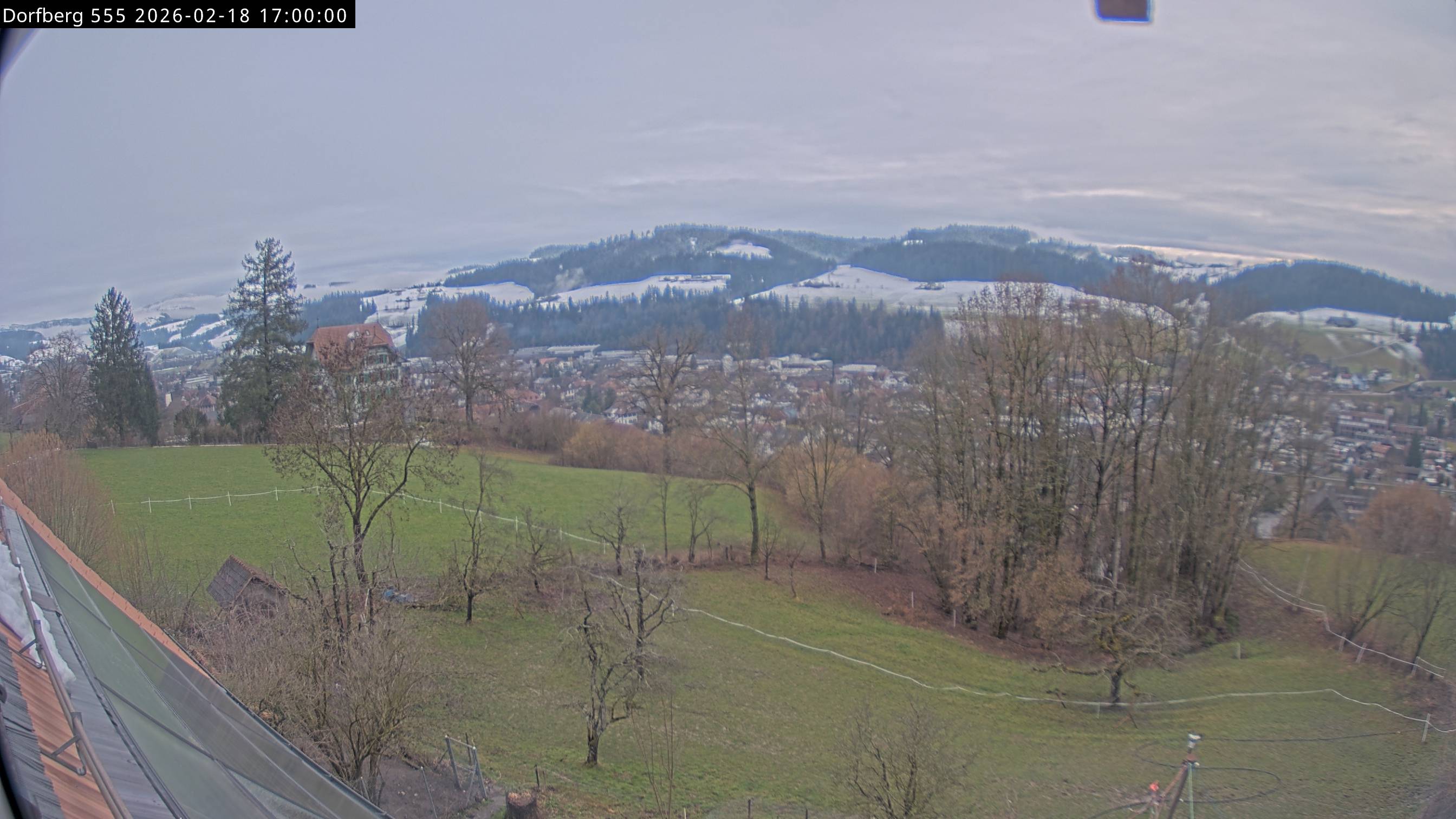 Webcam-Bild: Aussicht vom Dorfberg in Langnau 20260218-170000