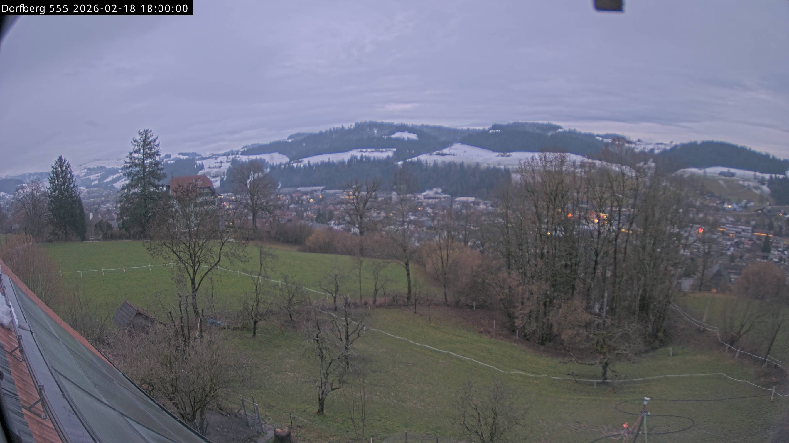 Webcam-Bild: Aussicht vom Dorfberg in Langnau 20260218-180000