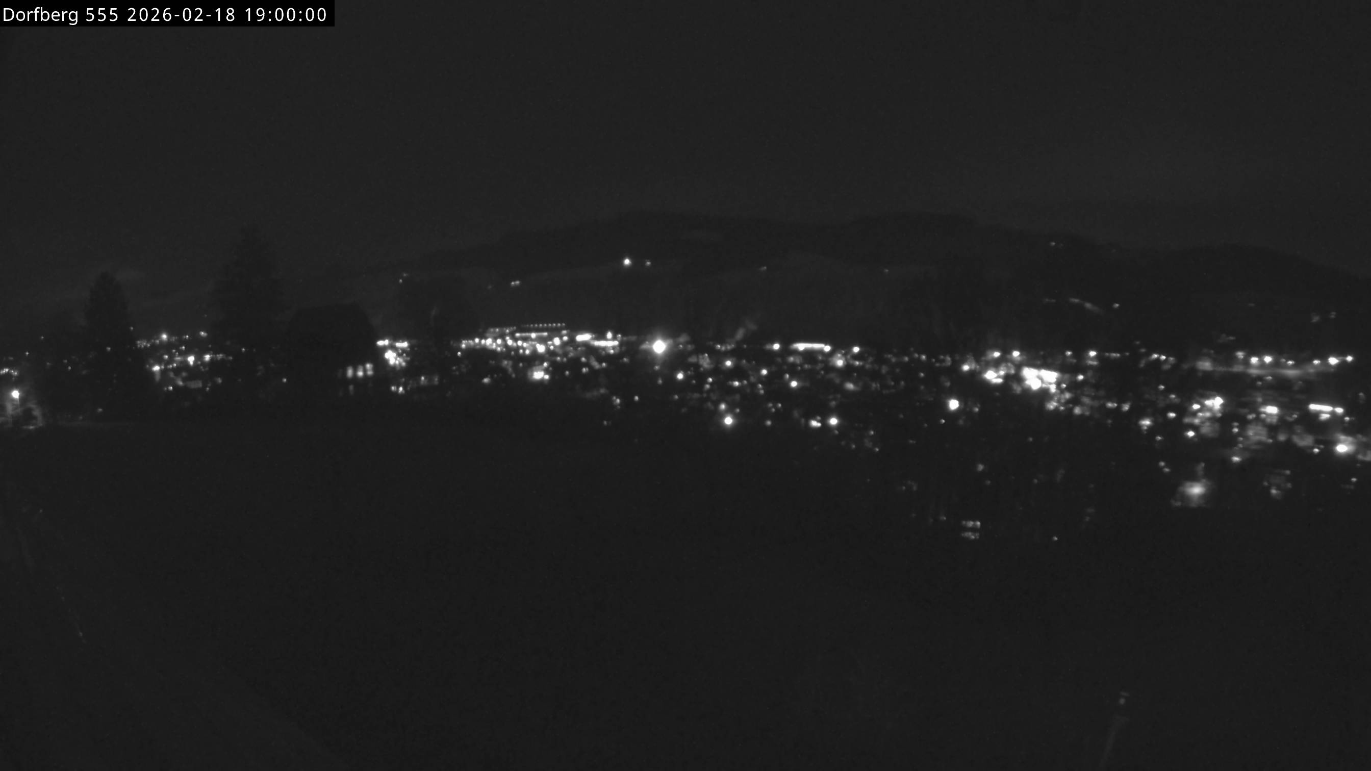 Webcam-Bild: Aussicht vom Dorfberg in Langnau 20260218-190000