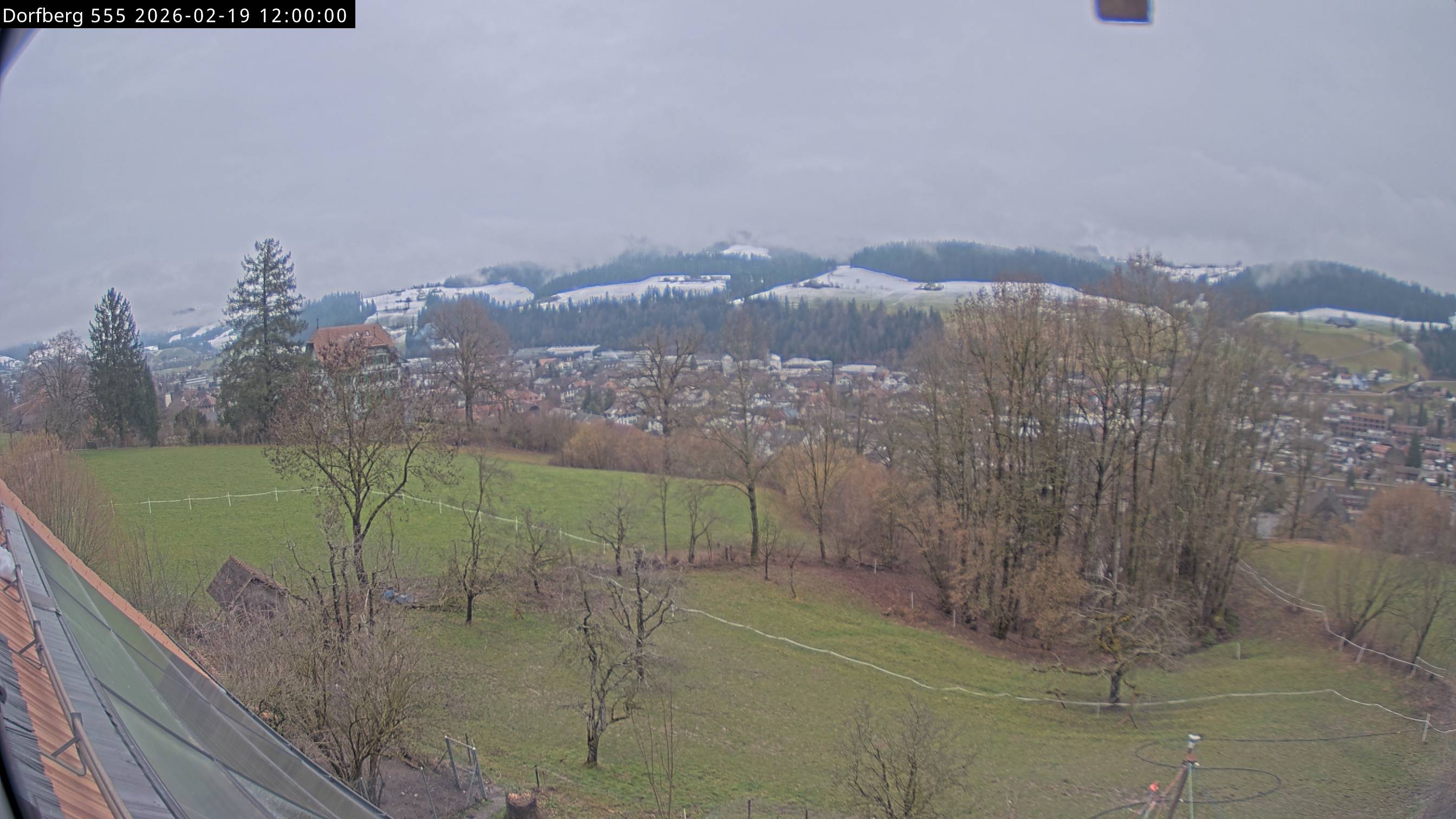 Webcam-Bild: Aussicht vom Dorfberg in Langnau 20260219-120000