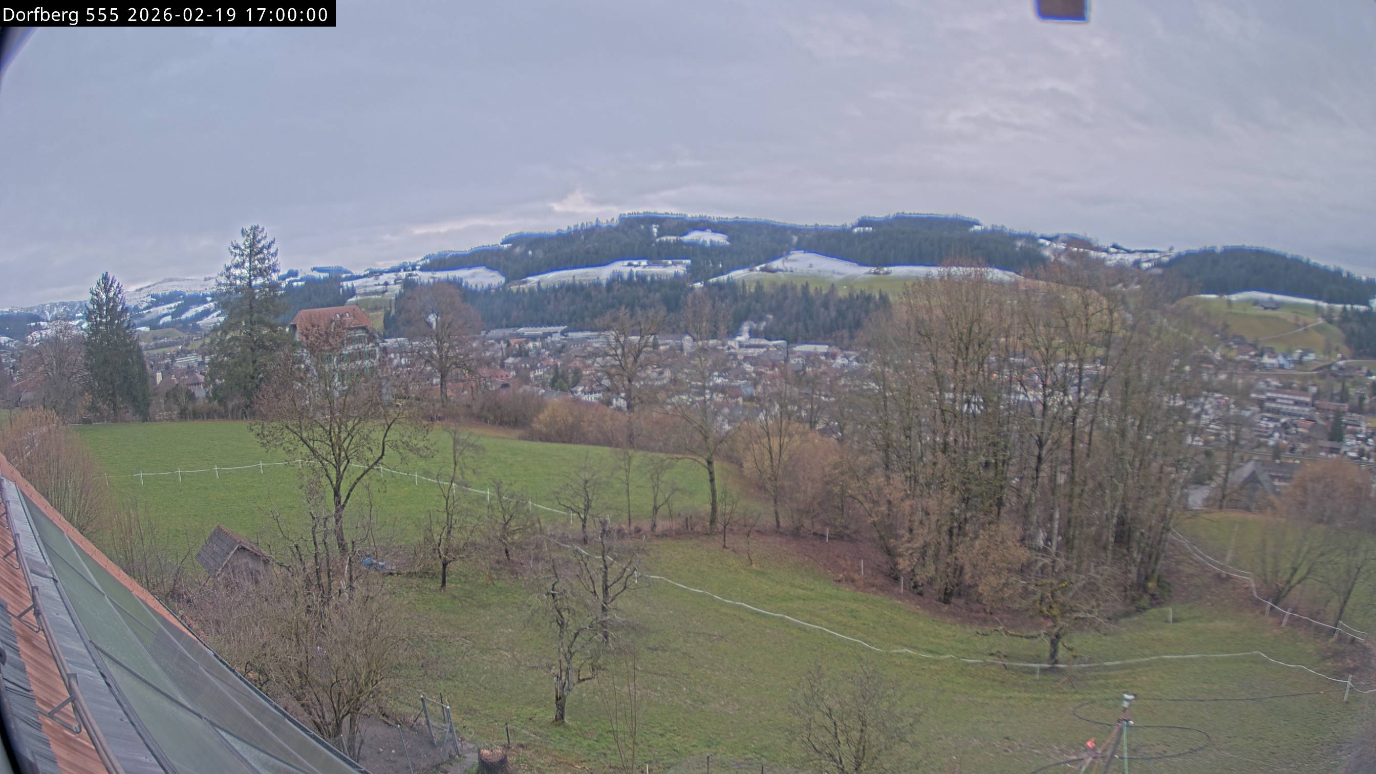 Webcam-Bild: Aussicht vom Dorfberg in Langnau 20260219-170000