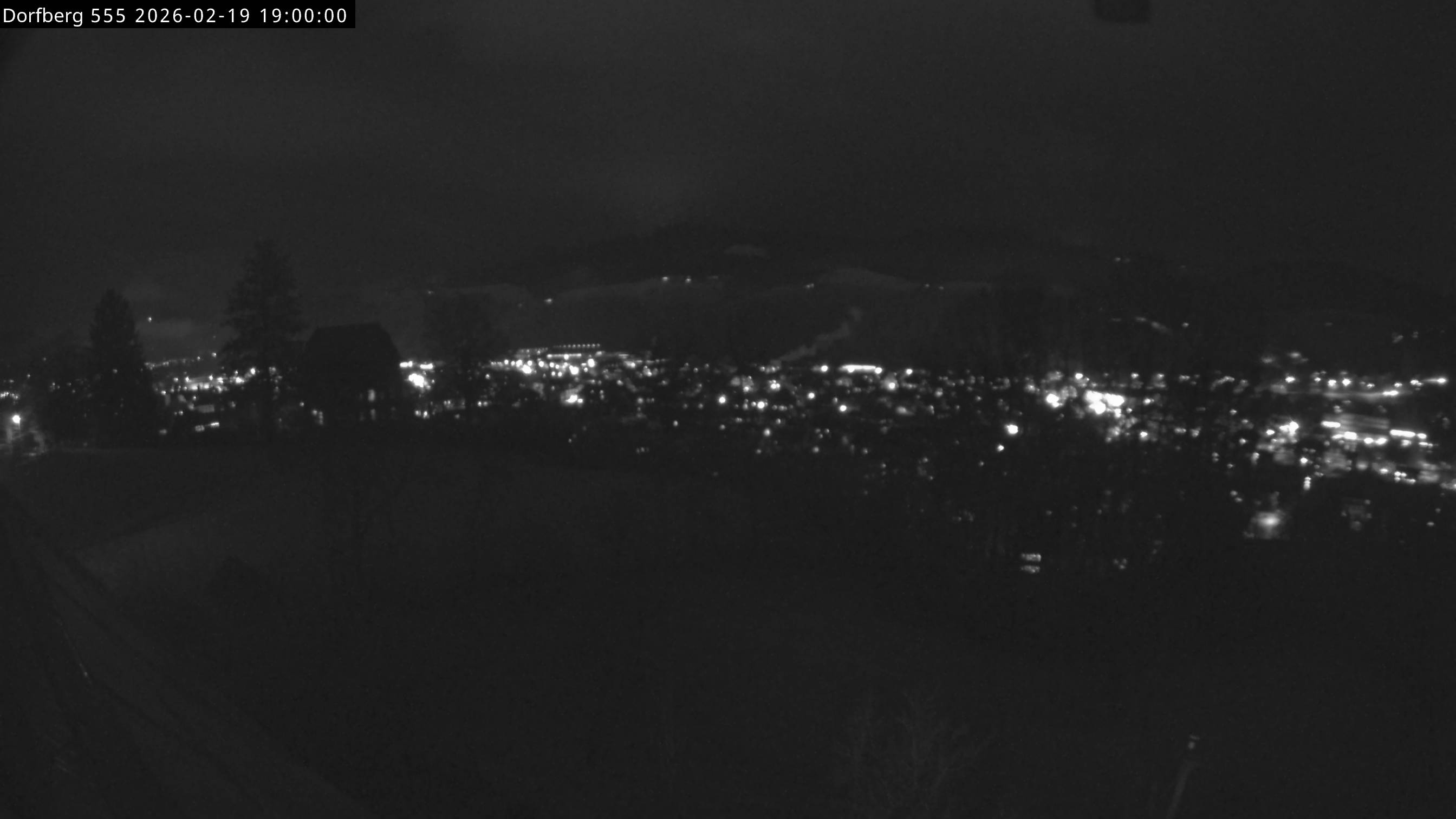 Webcam-Bild: Aussicht vom Dorfberg in Langnau 20260219-190000