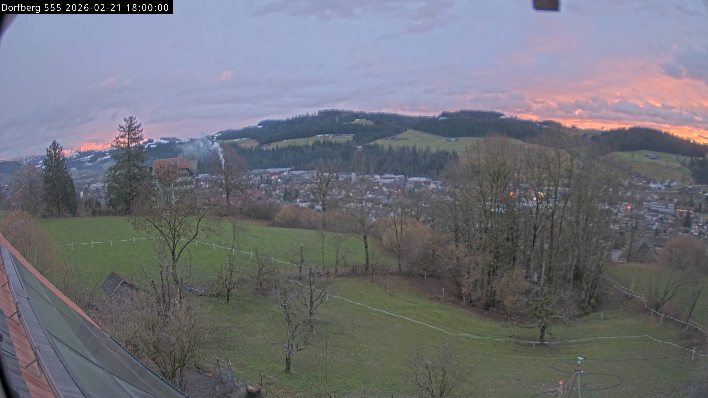 Webcam-Bild: Aussicht vom Dorfberg in Langnau 20260221-180000