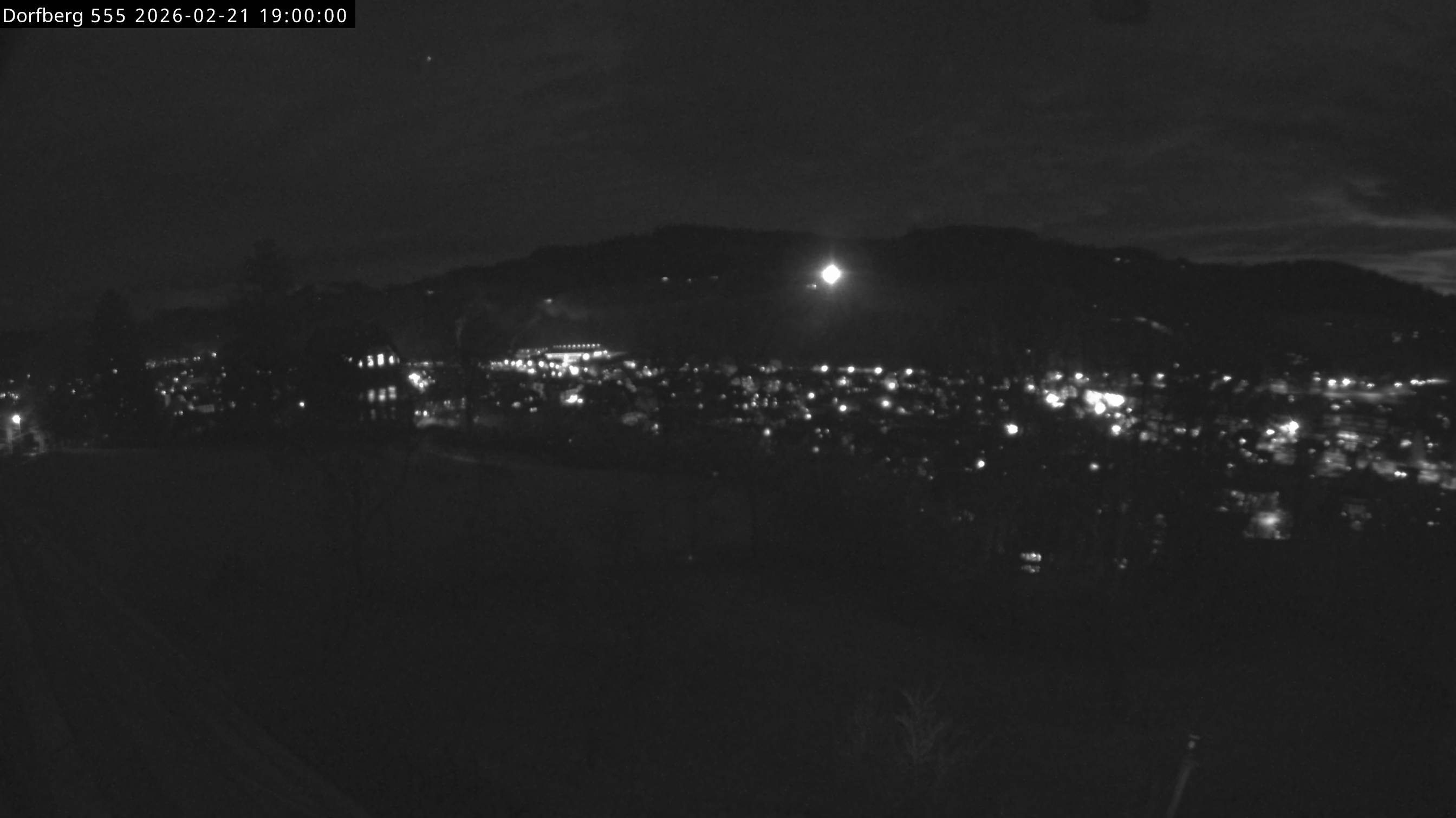Webcam-Bild: Aussicht vom Dorfberg in Langnau 20260221-190000