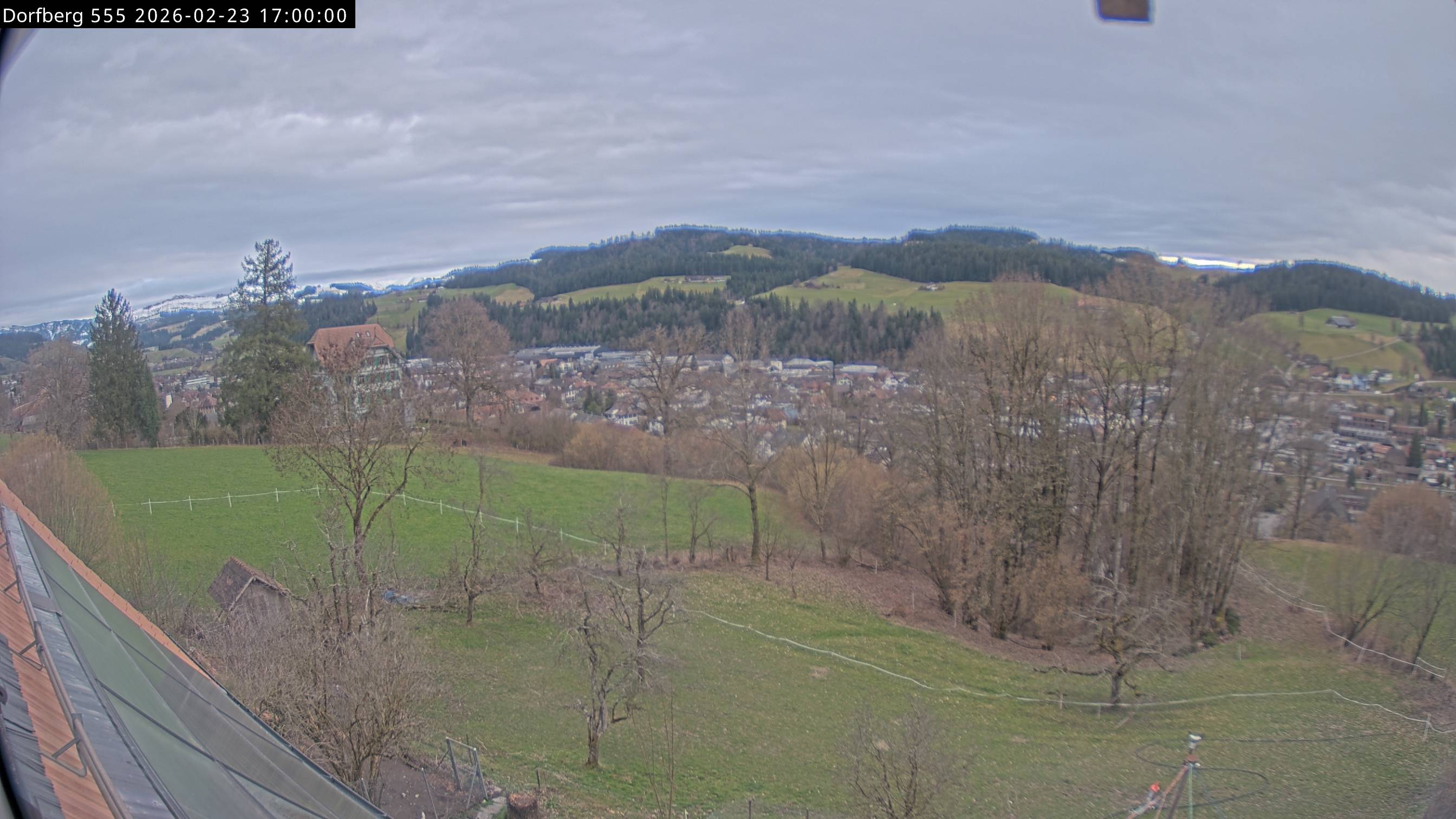 Webcam-Bild: Aussicht vom Dorfberg in Langnau 20260223-170000