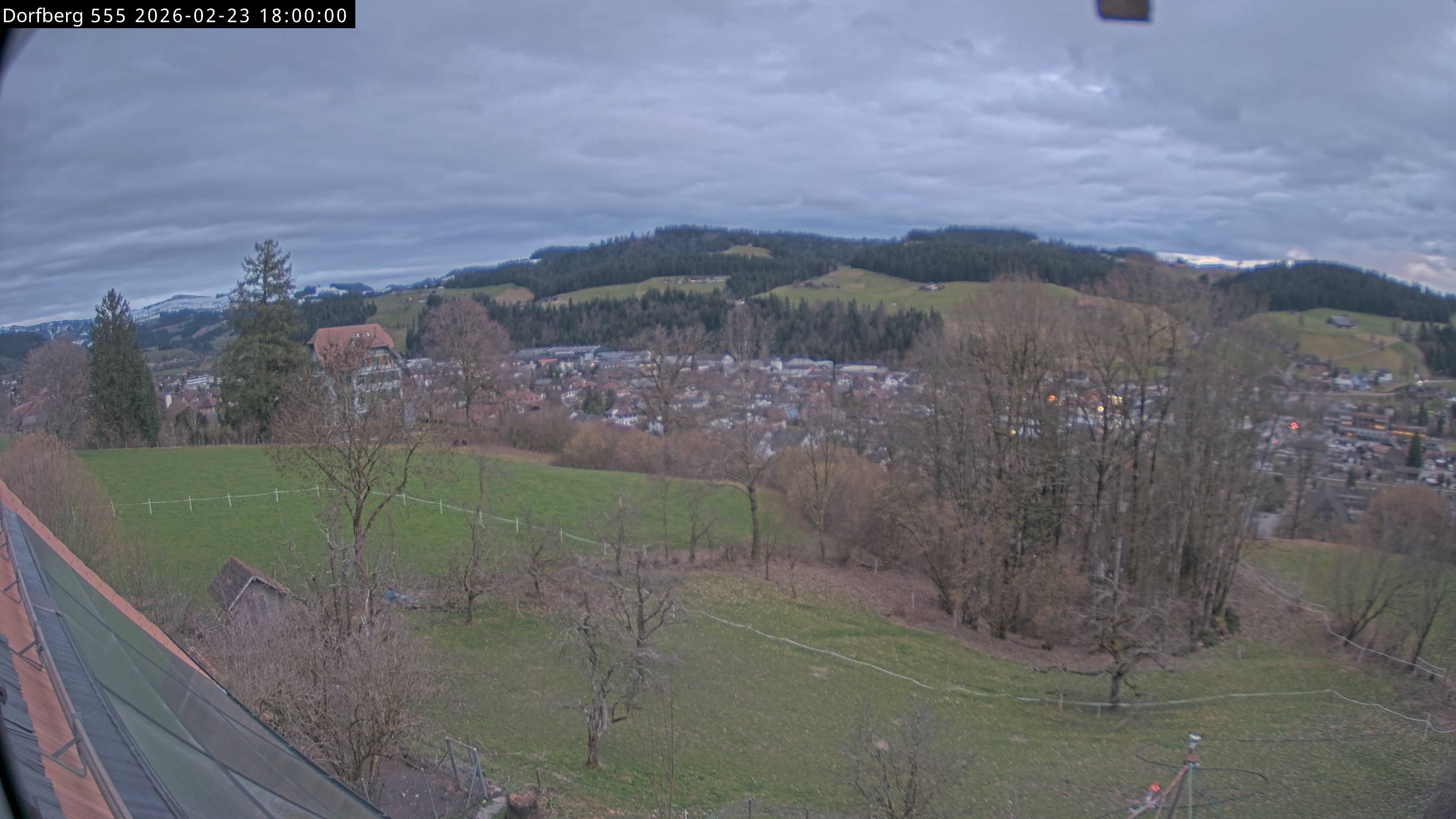 Webcam-Bild: Aussicht vom Dorfberg in Langnau 20260223-180000