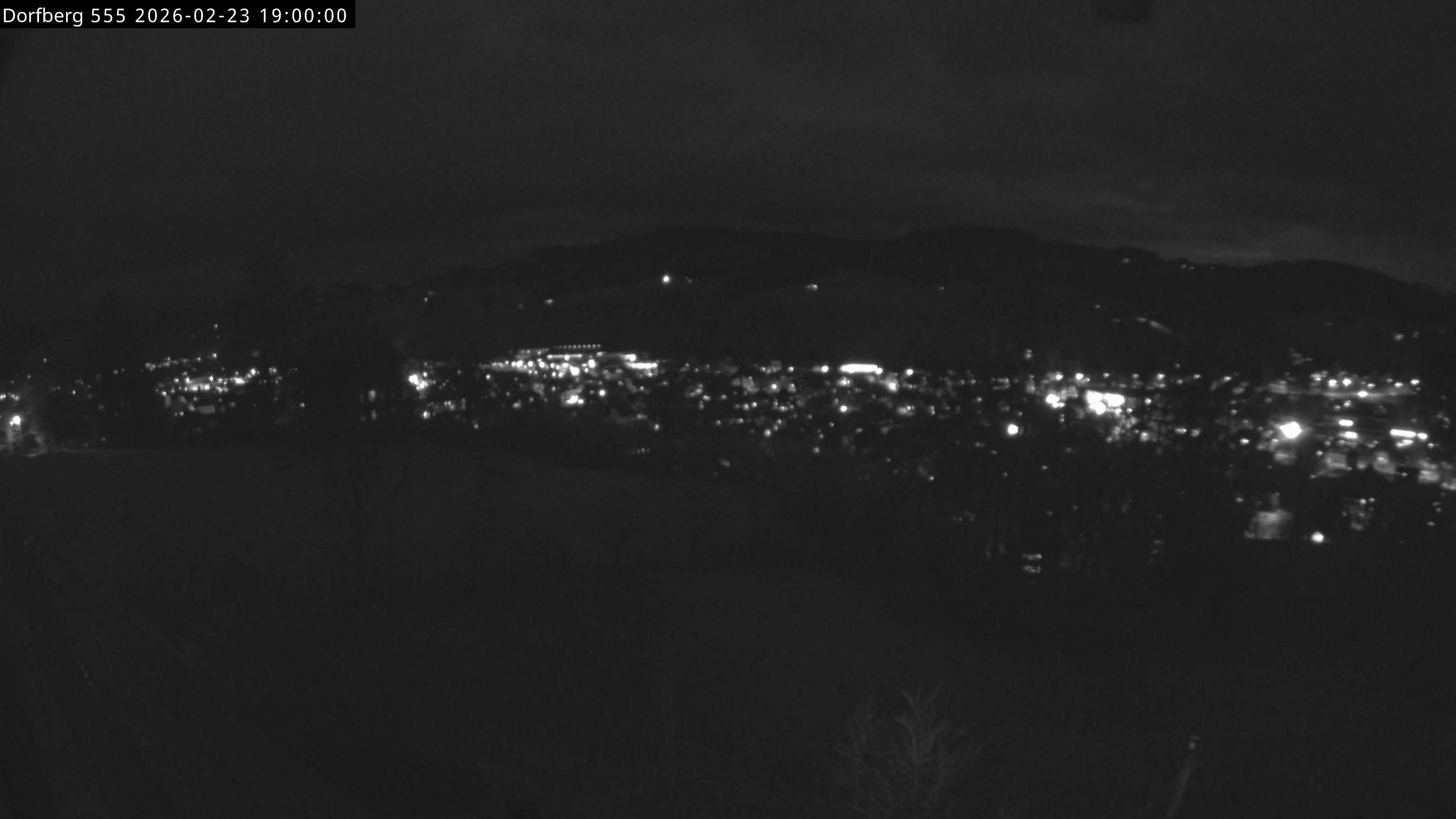 Webcam-Bild: Aussicht vom Dorfberg in Langnau 20260223-190000