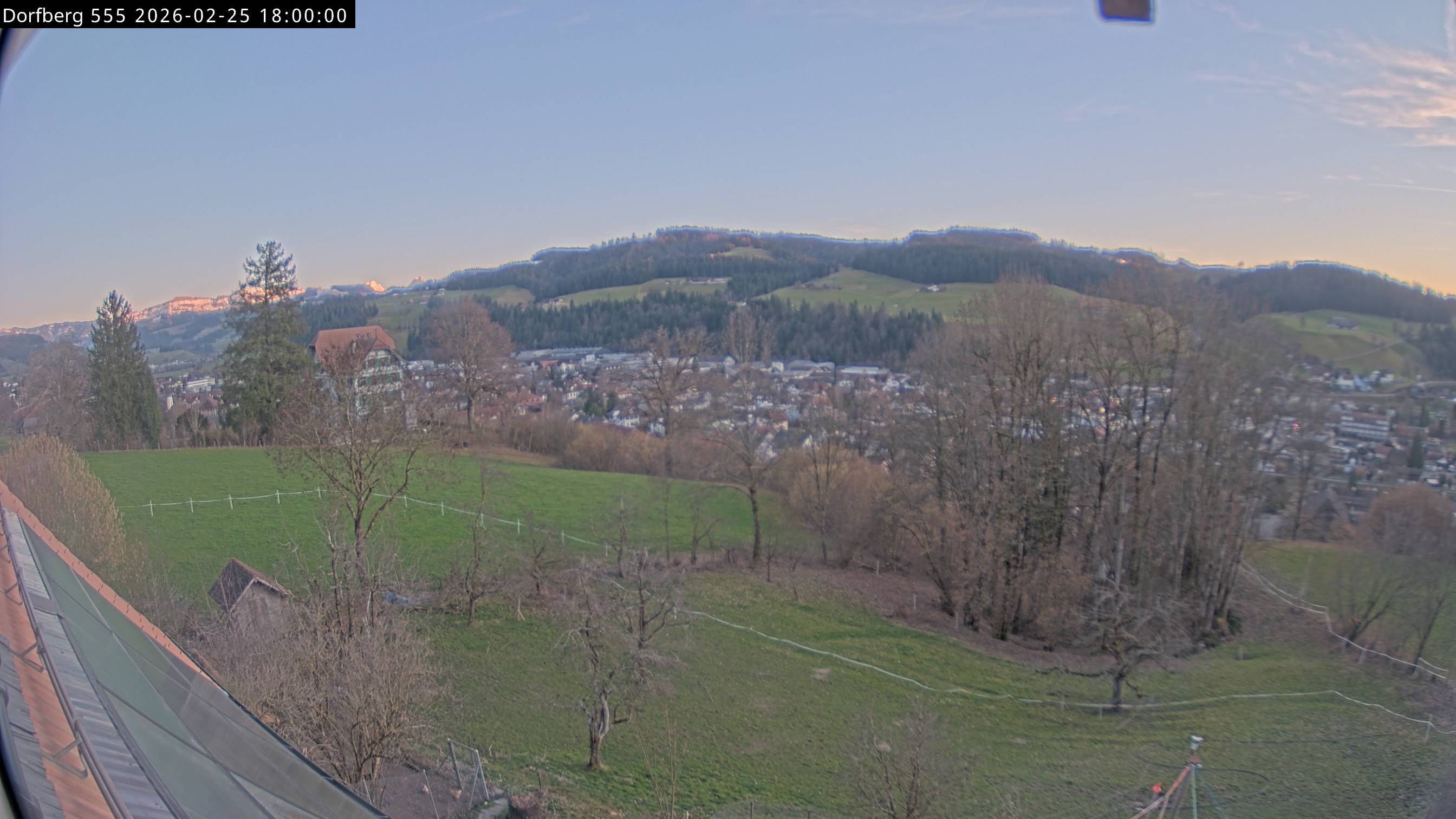 Webcam-Bild: Aussicht vom Dorfberg in Langnau 20260225-180000