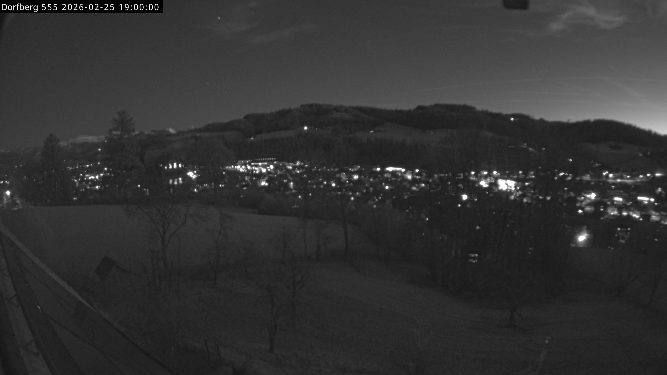 Webcam-Bild: Aussicht vom Dorfberg in Langnau 20260225-190000