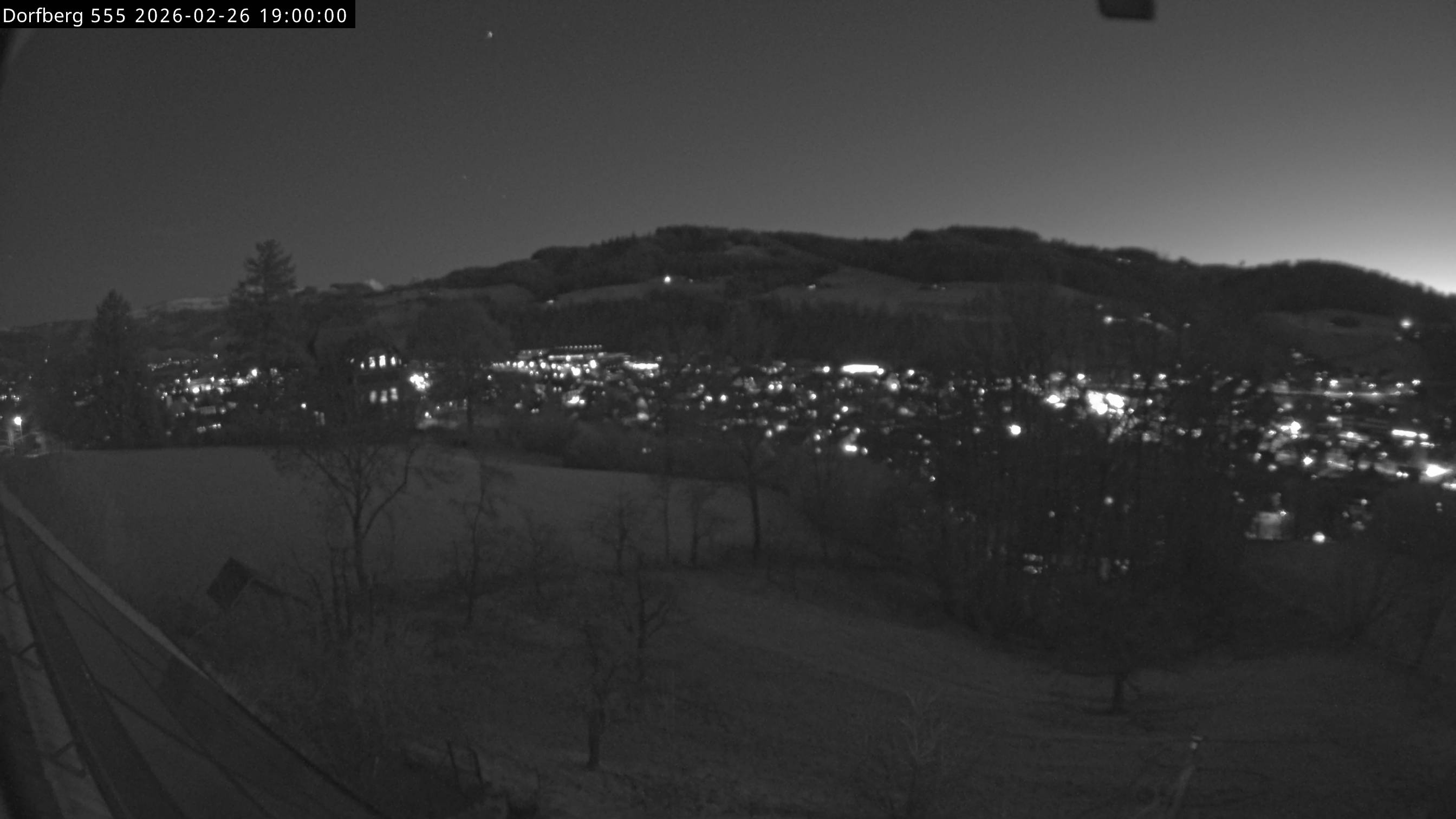 Webcam-Bild: Aussicht vom Dorfberg in Langnau 20260226-190000