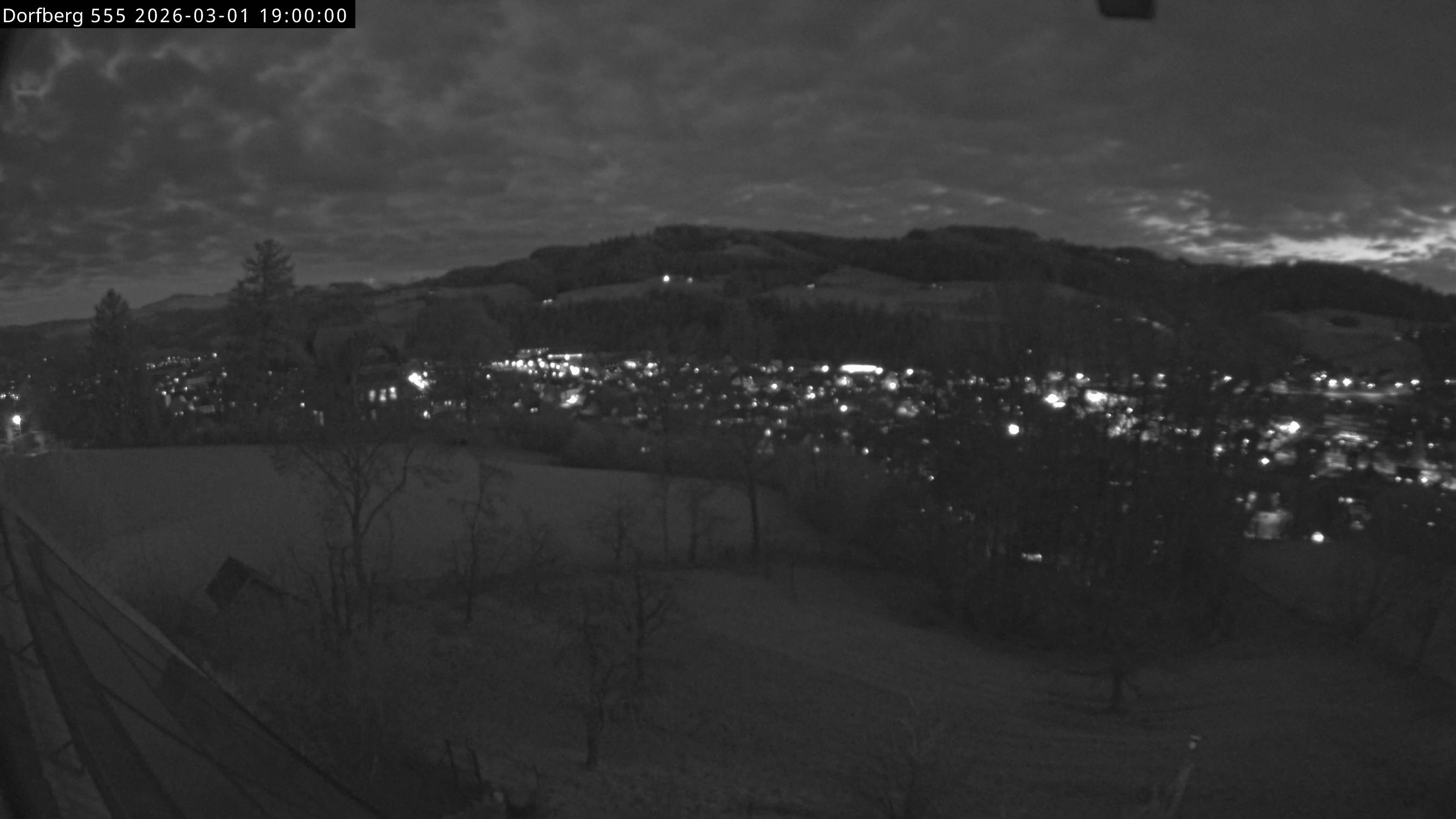 Webcam-Bild: Aussicht vom Dorfberg in Langnau 20260301-190000