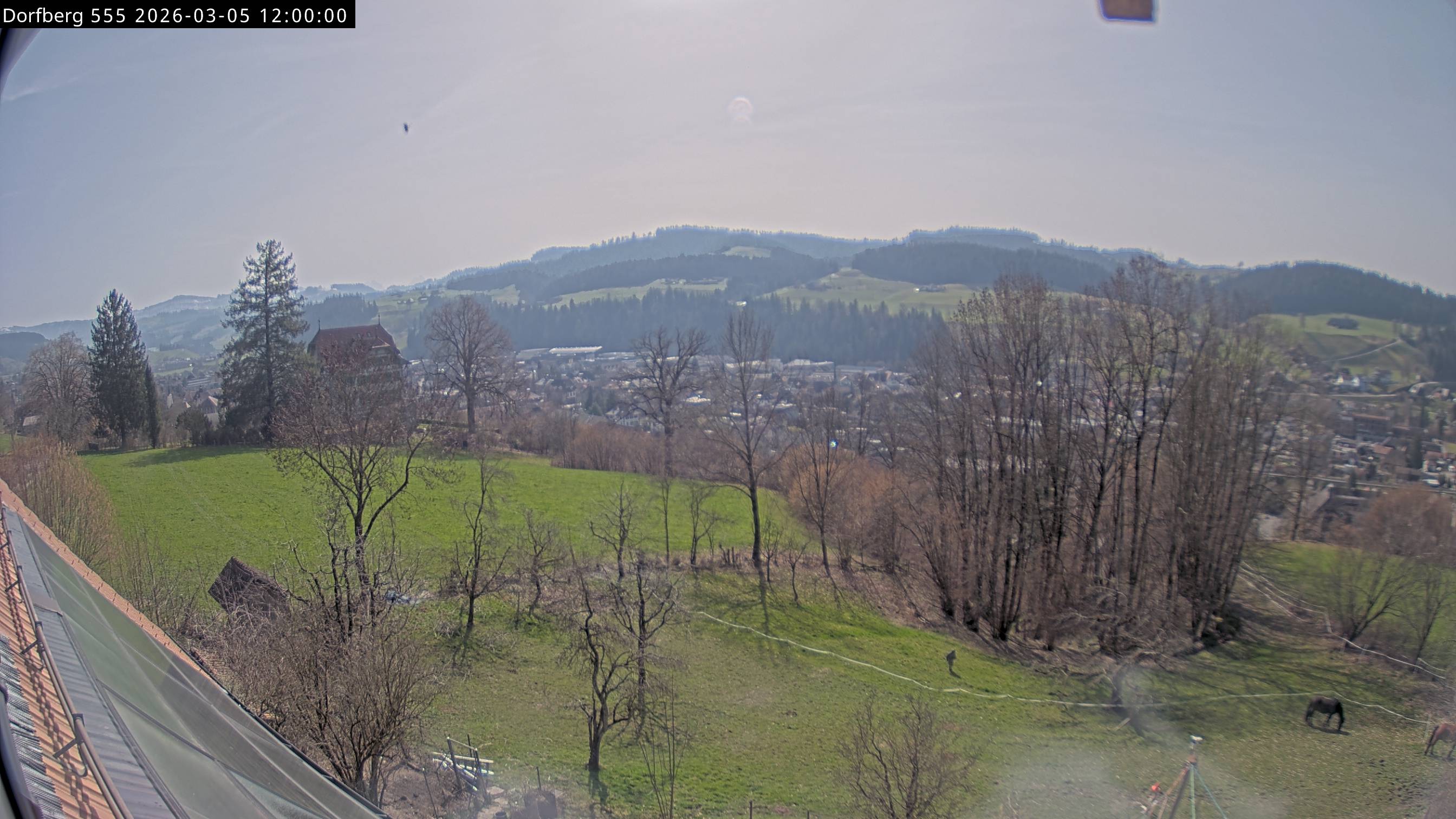 Webcam-Bild: Aussicht vom Dorfberg in Langnau 20260305-120000