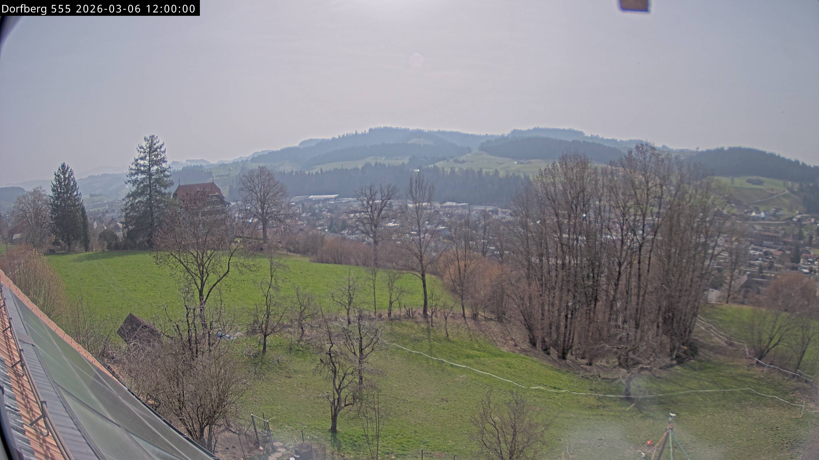Webcam-Bild: Aussicht vom Dorfberg in Langnau 20260306-120000