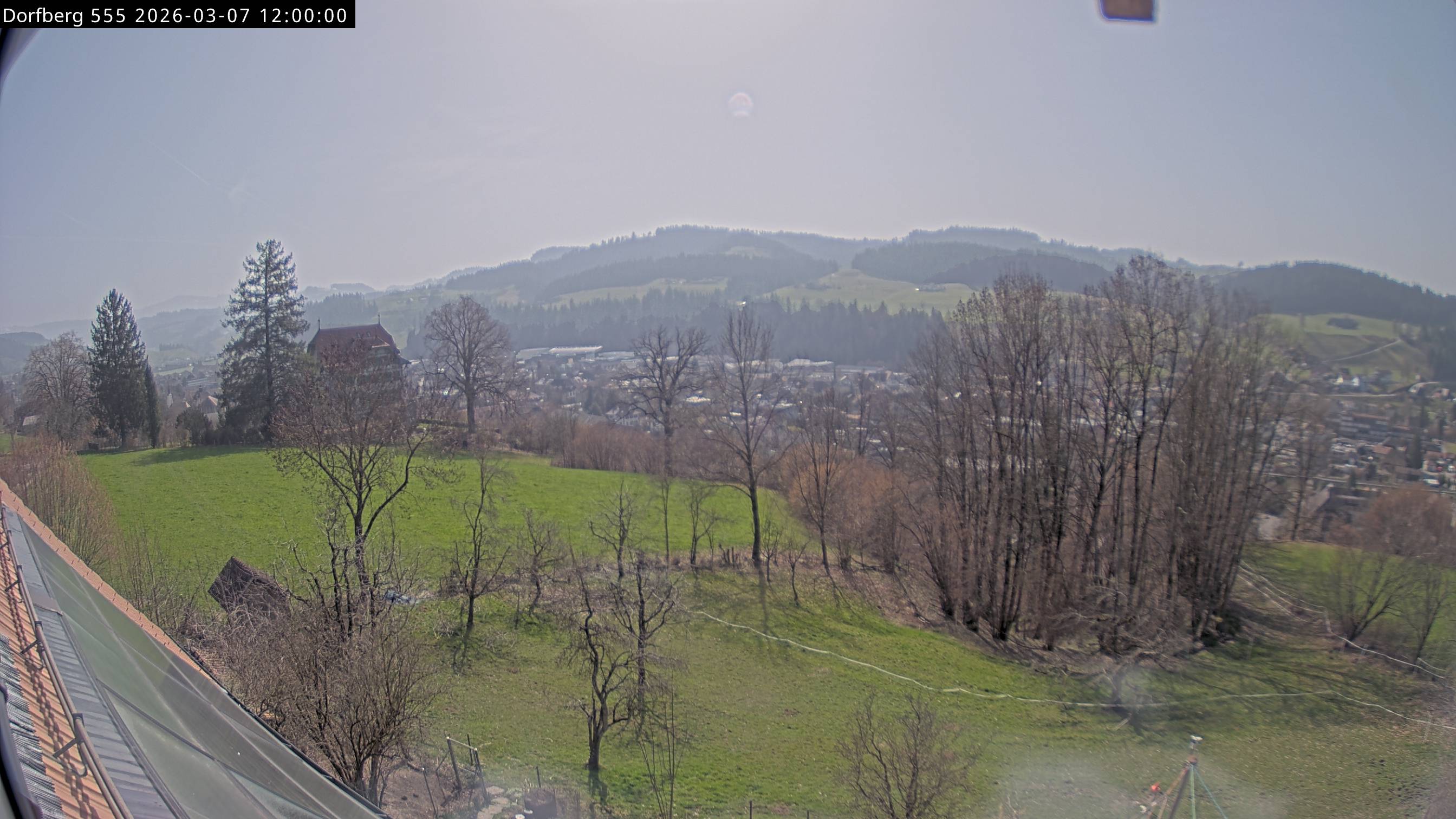 Webcam-Bild: Aussicht vom Dorfberg in Langnau 20260307-120000