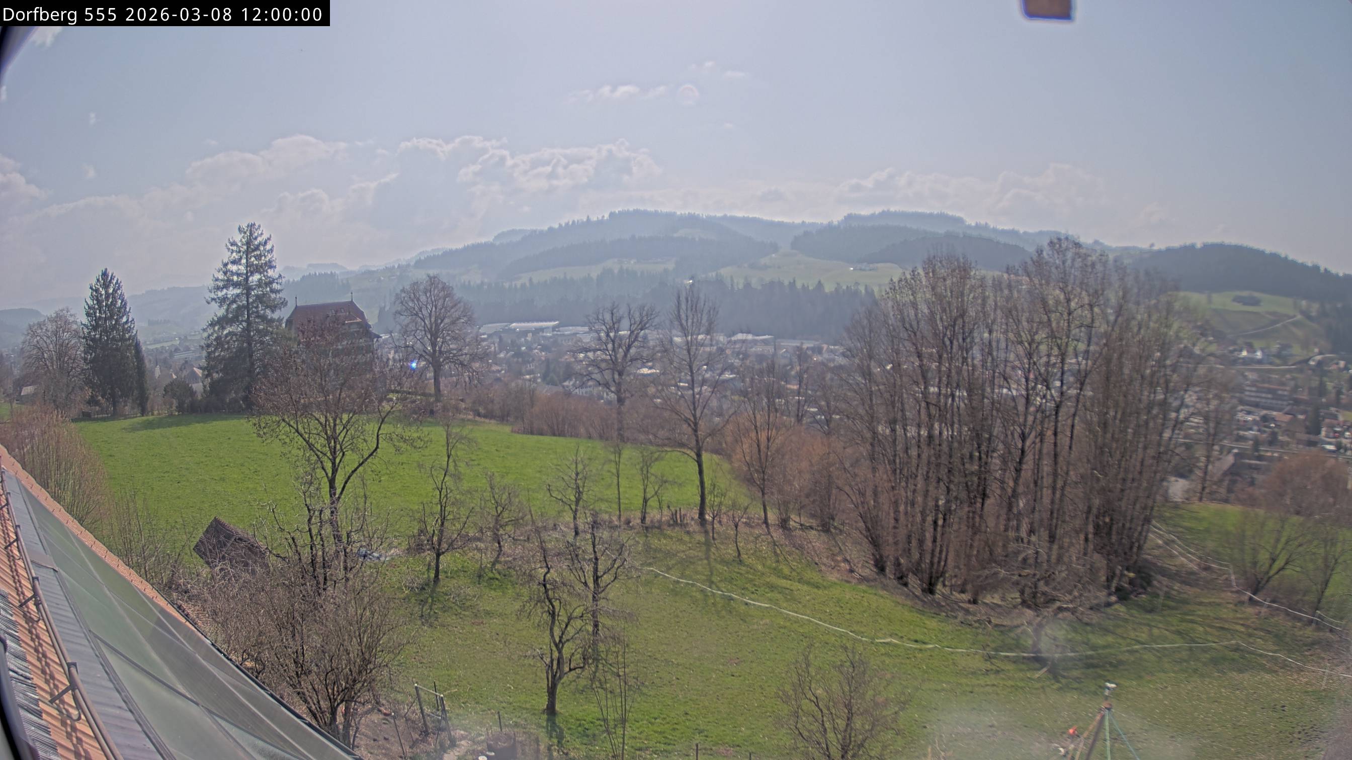 Webcam-Bild: Aussicht vom Dorfberg in Langnau 20260308-120000