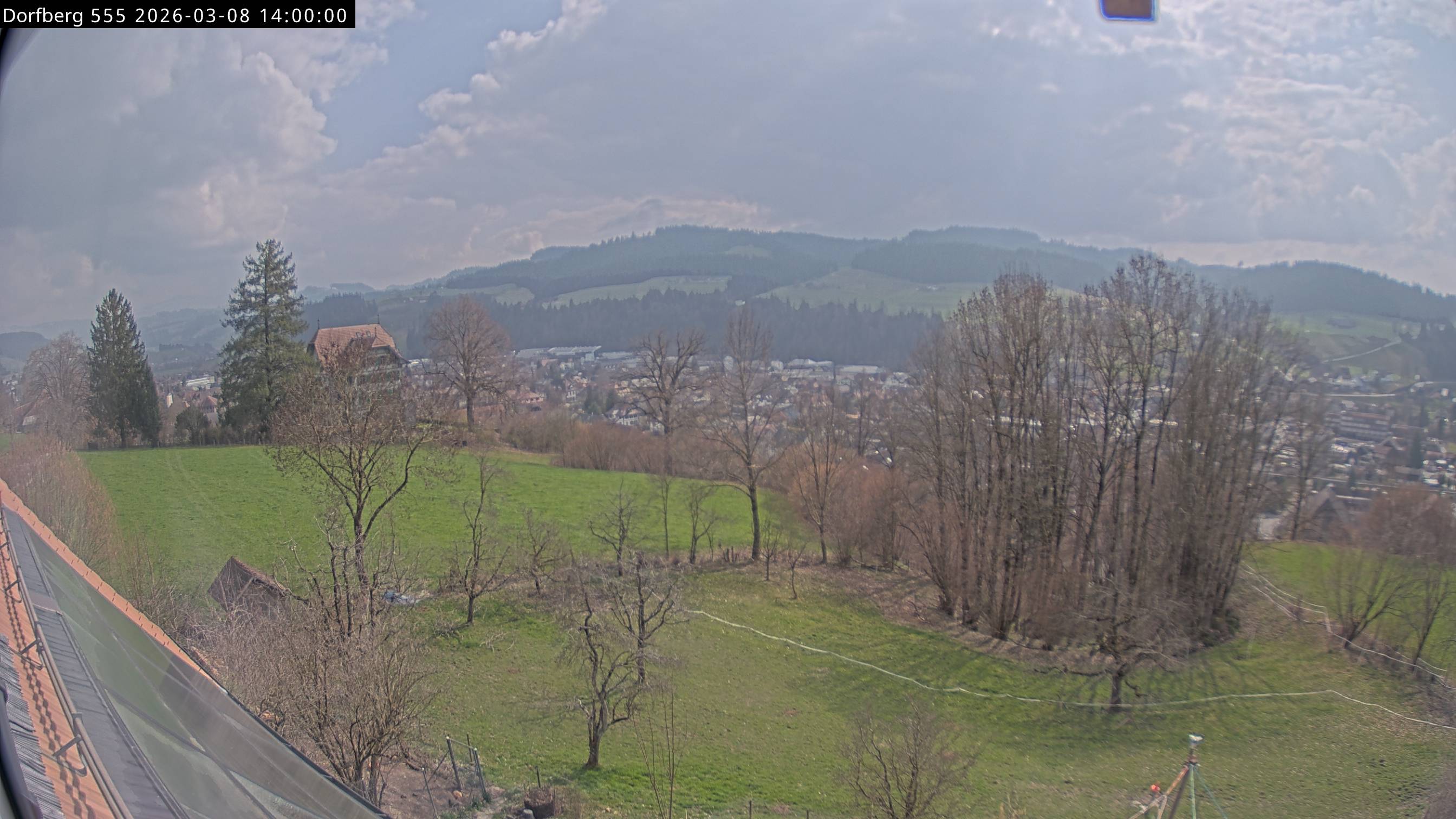 Webcam-Bild: Aussicht vom Dorfberg in Langnau 20260308-140000