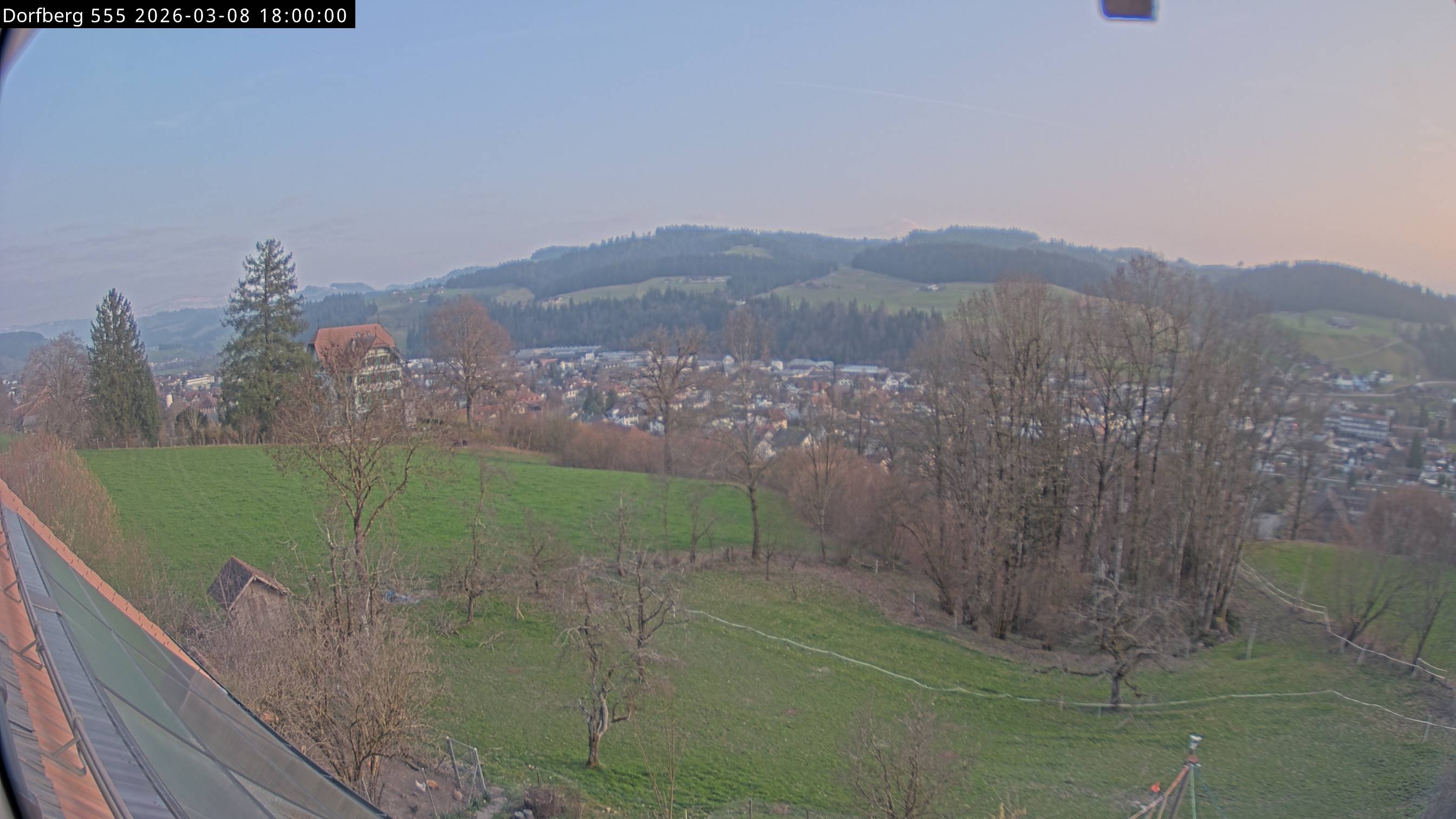 Webcam-Bild: Aussicht vom Dorfberg in Langnau 20260308-180000