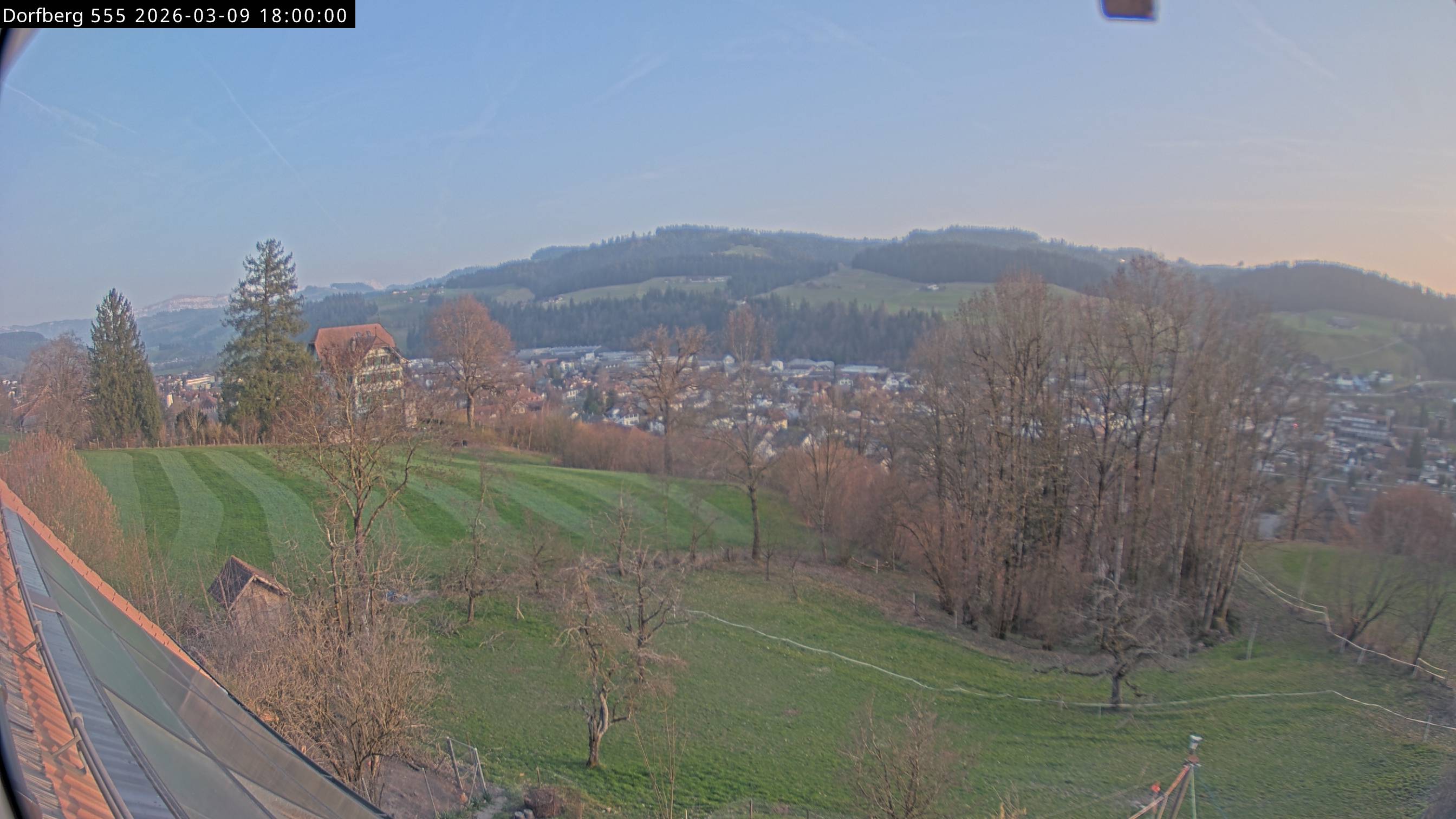 Webcam-Bild: Aussicht vom Dorfberg in Langnau 20260309-180000