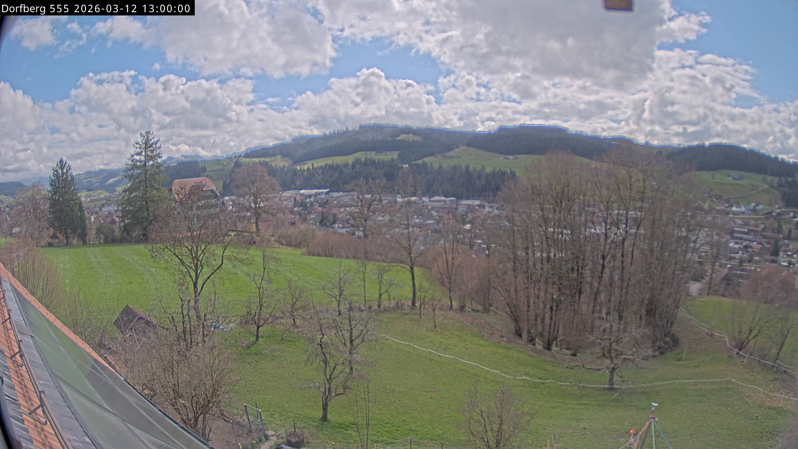 Webcam-Bild: Aussicht vom Dorfberg in Langnau 20260312-130000