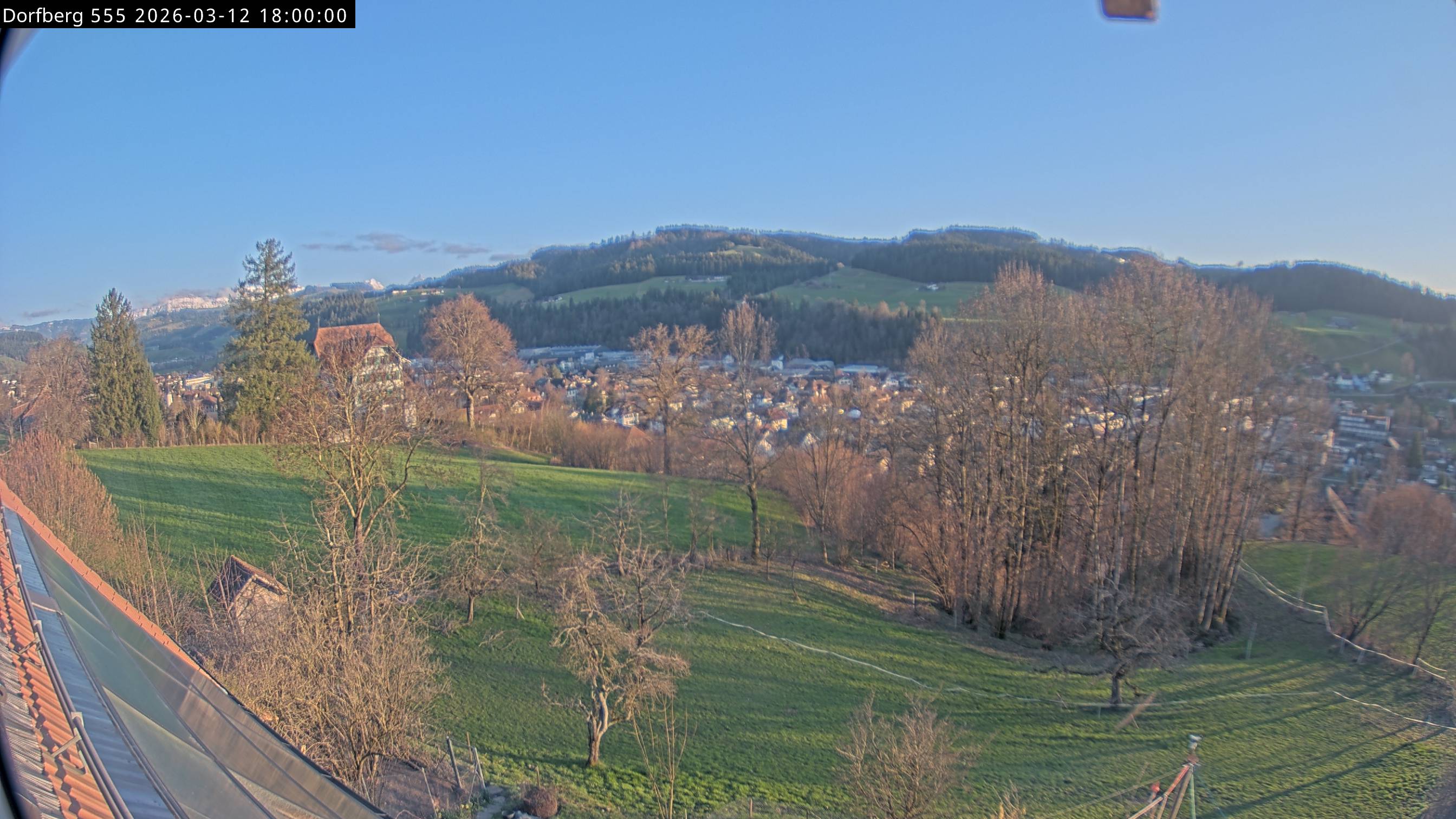 Webcam-Bild: Aussicht vom Dorfberg in Langnau 20260312-180000