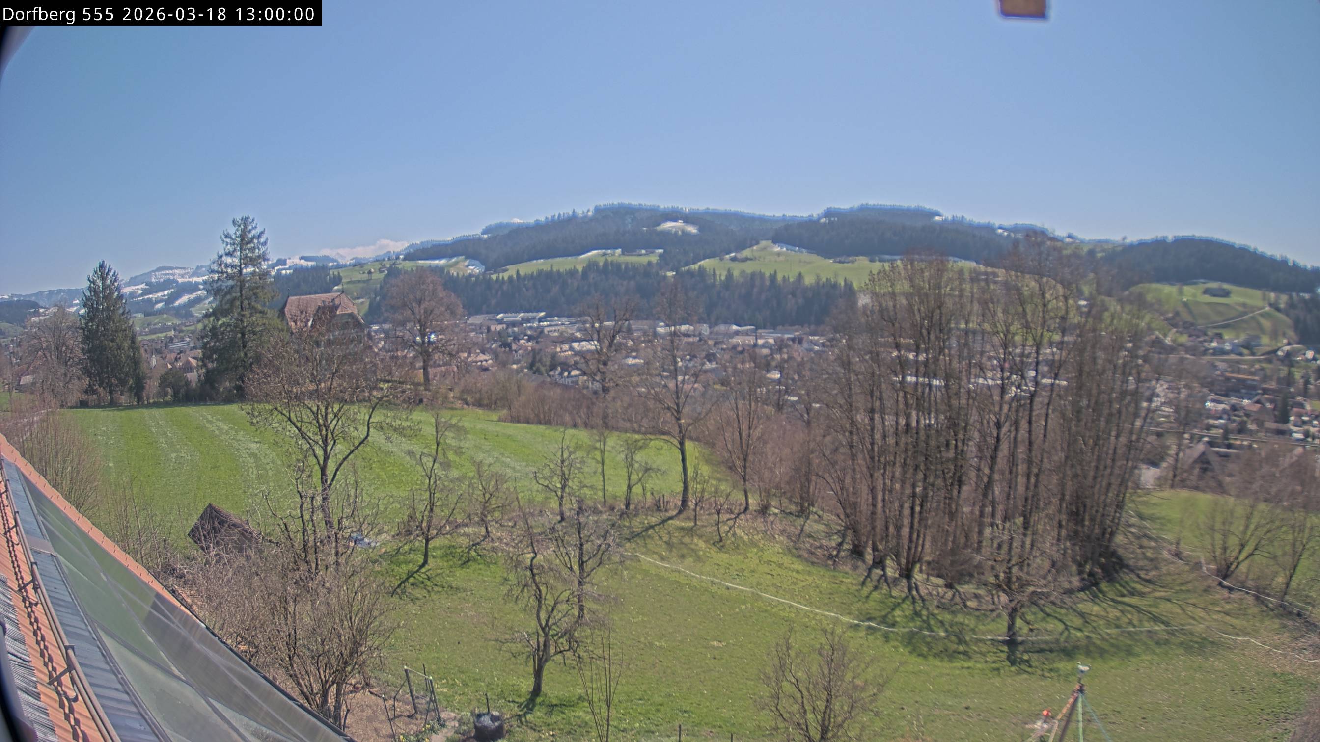 Webcam-Bild: Aussicht vom Dorfberg in Langnau 20260318-130000