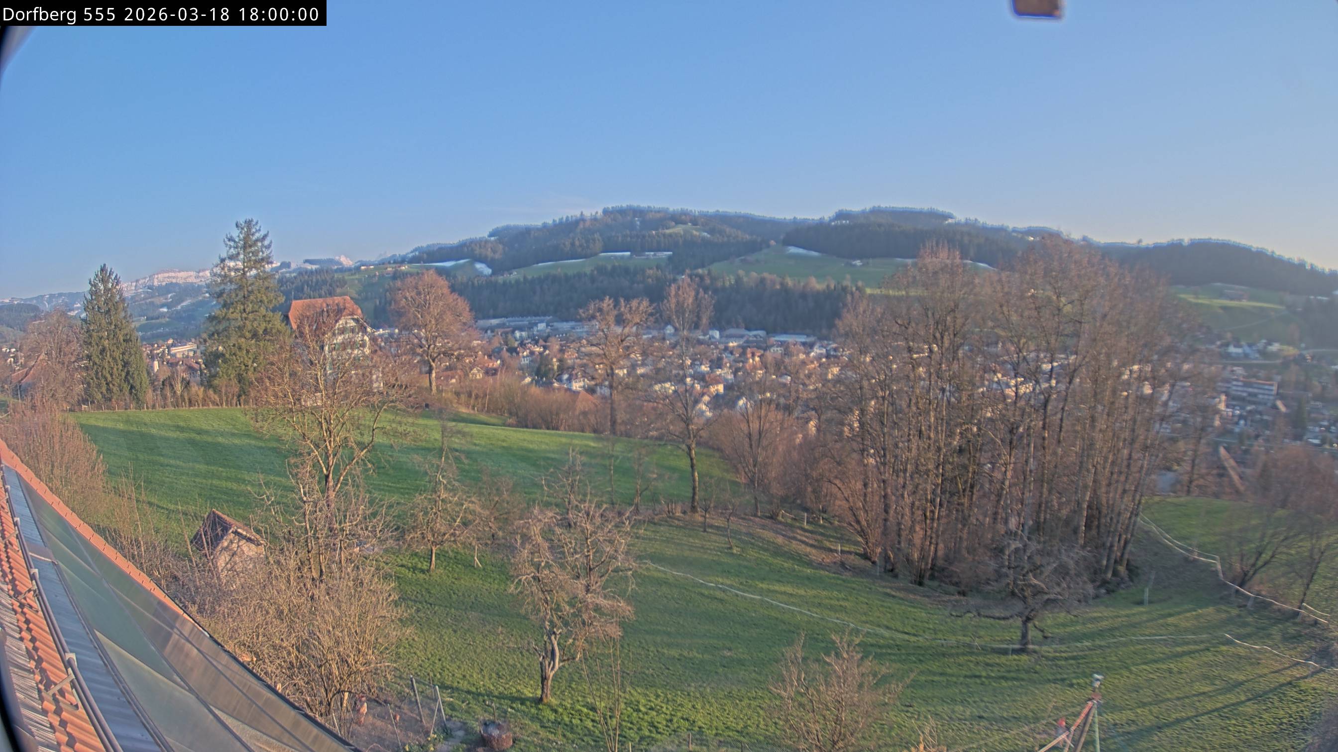 Webcam-Bild: Aussicht vom Dorfberg in Langnau 20260318-180000