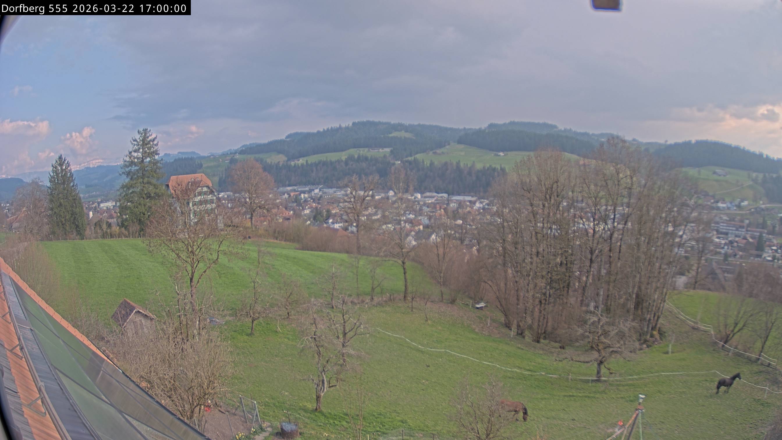 Webcam-Bild: Aussicht vom Dorfberg in Langnau 20260322-170000