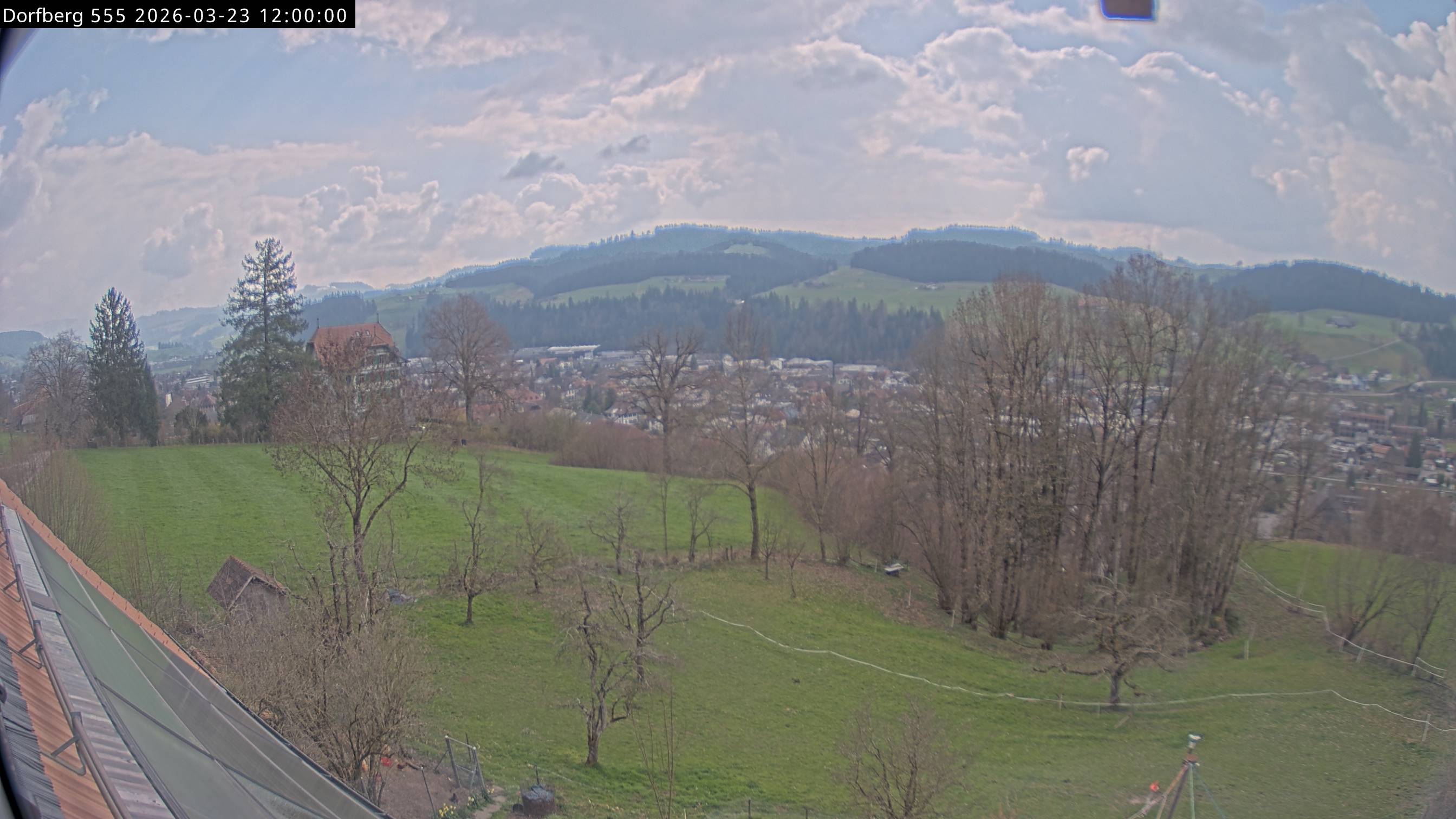 Webcam-Bild: Aussicht vom Dorfberg in Langnau 20260323-120000