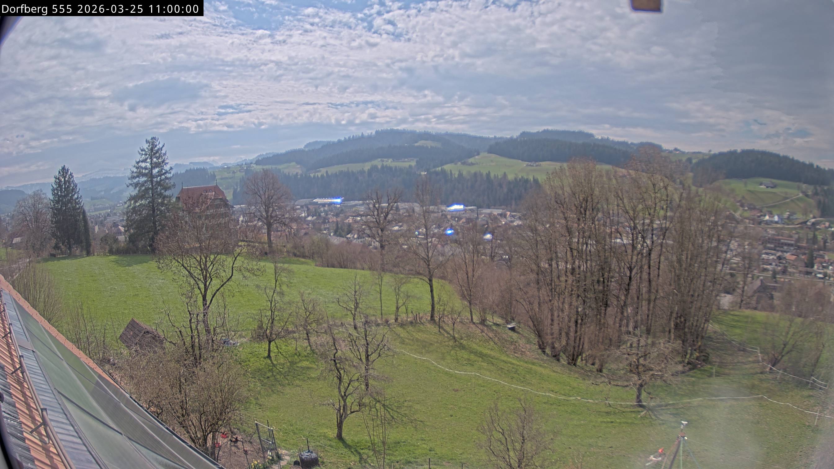 Webcam-Bild: Aussicht vom Dorfberg in Langnau 20260325-110000